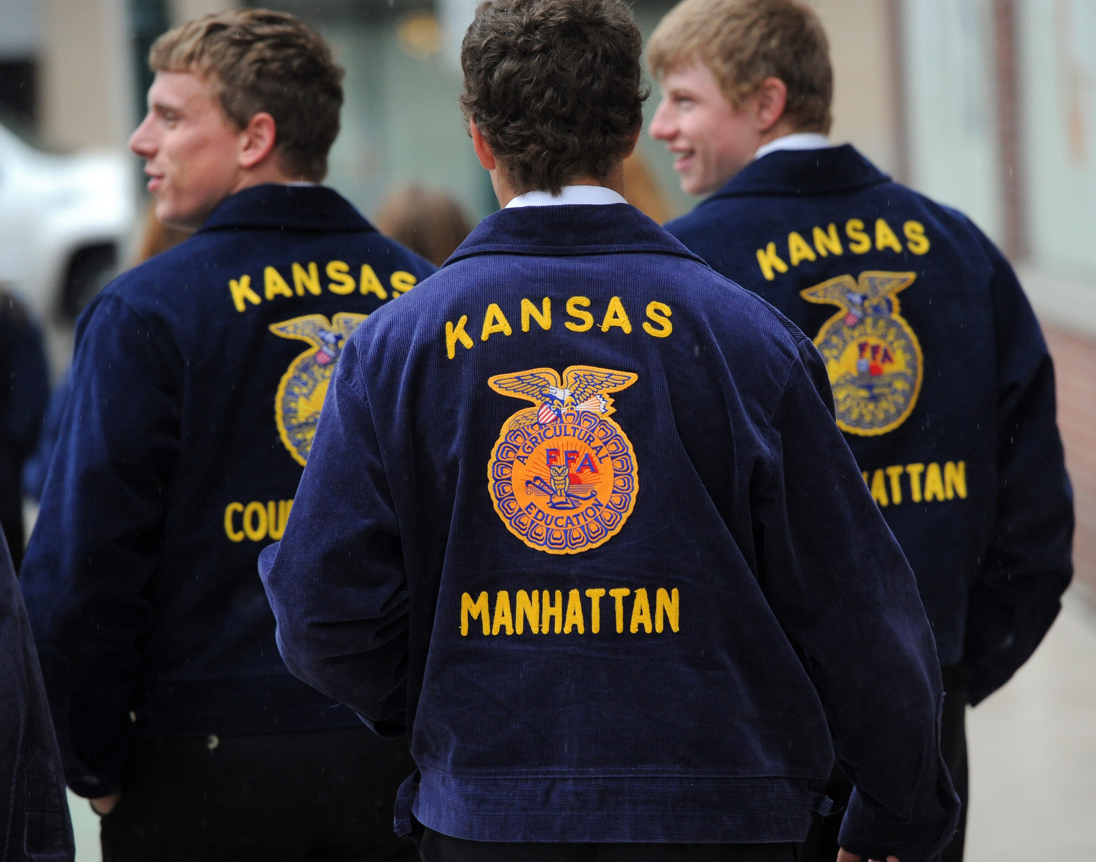 FFA teens in Indy help family whose house flooded