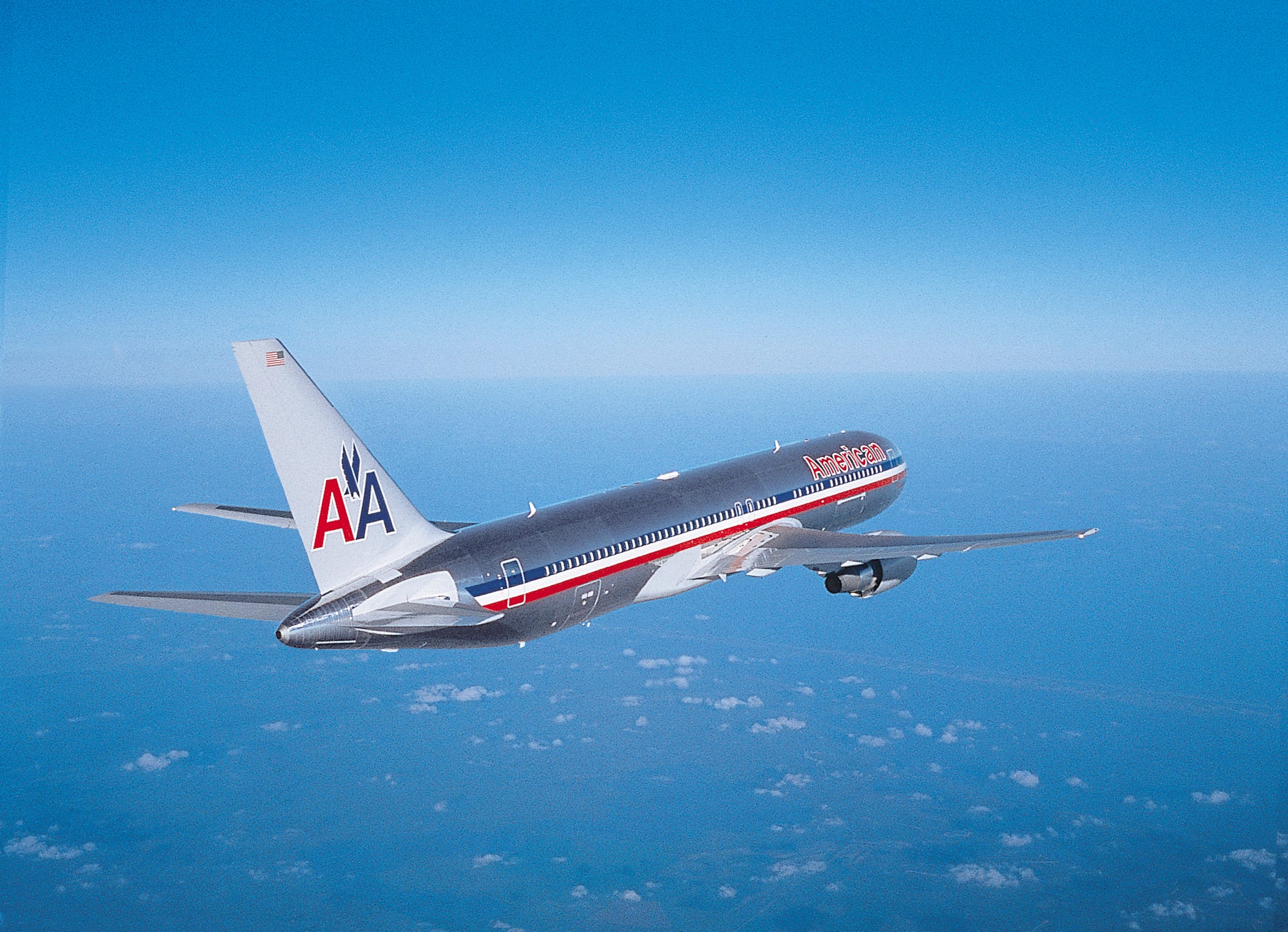broken toilets: hawaii-bound boeing 767 diverts to lax