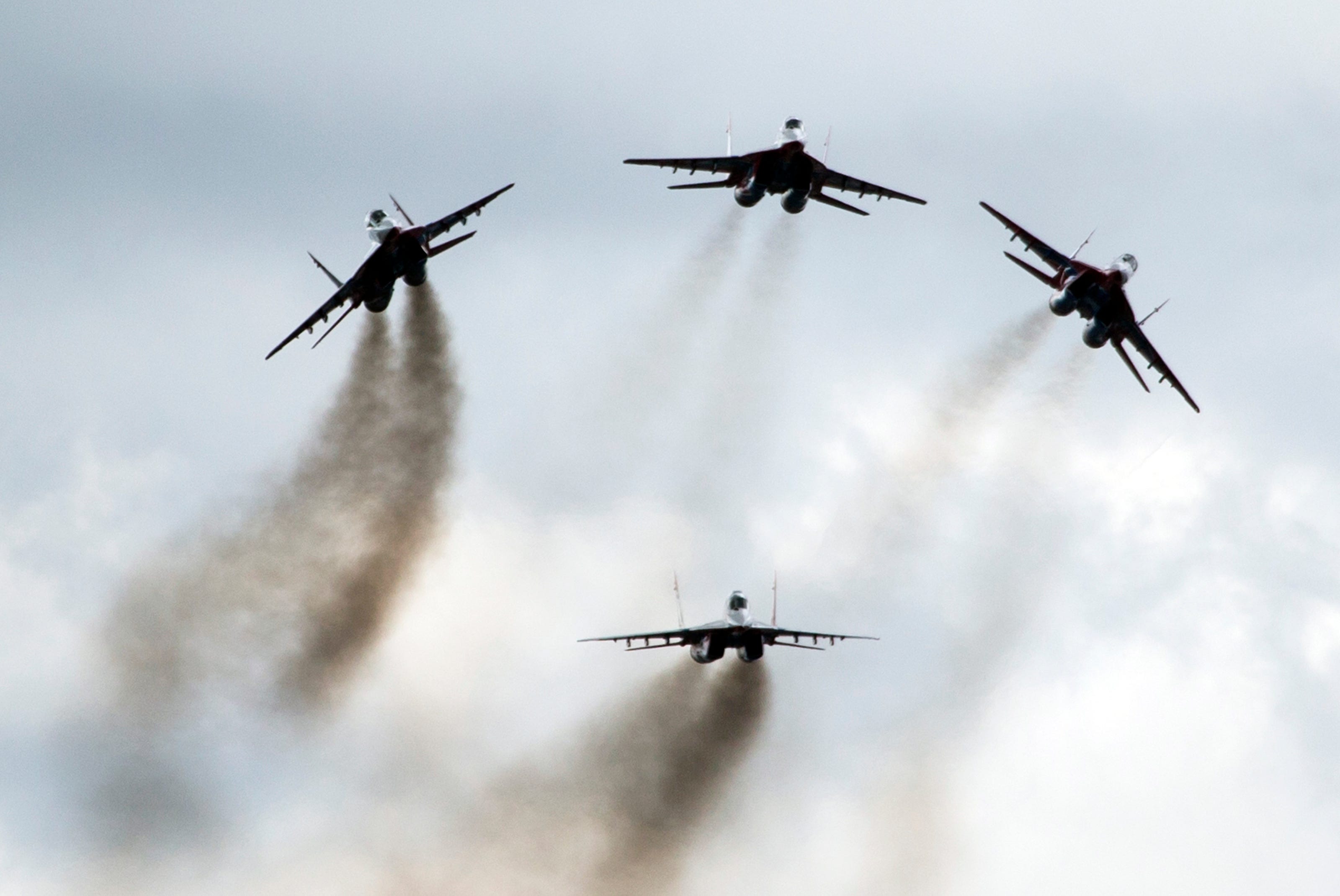 Fact check: Image shows 2015 Russian air show, not downed plane in Ukraine