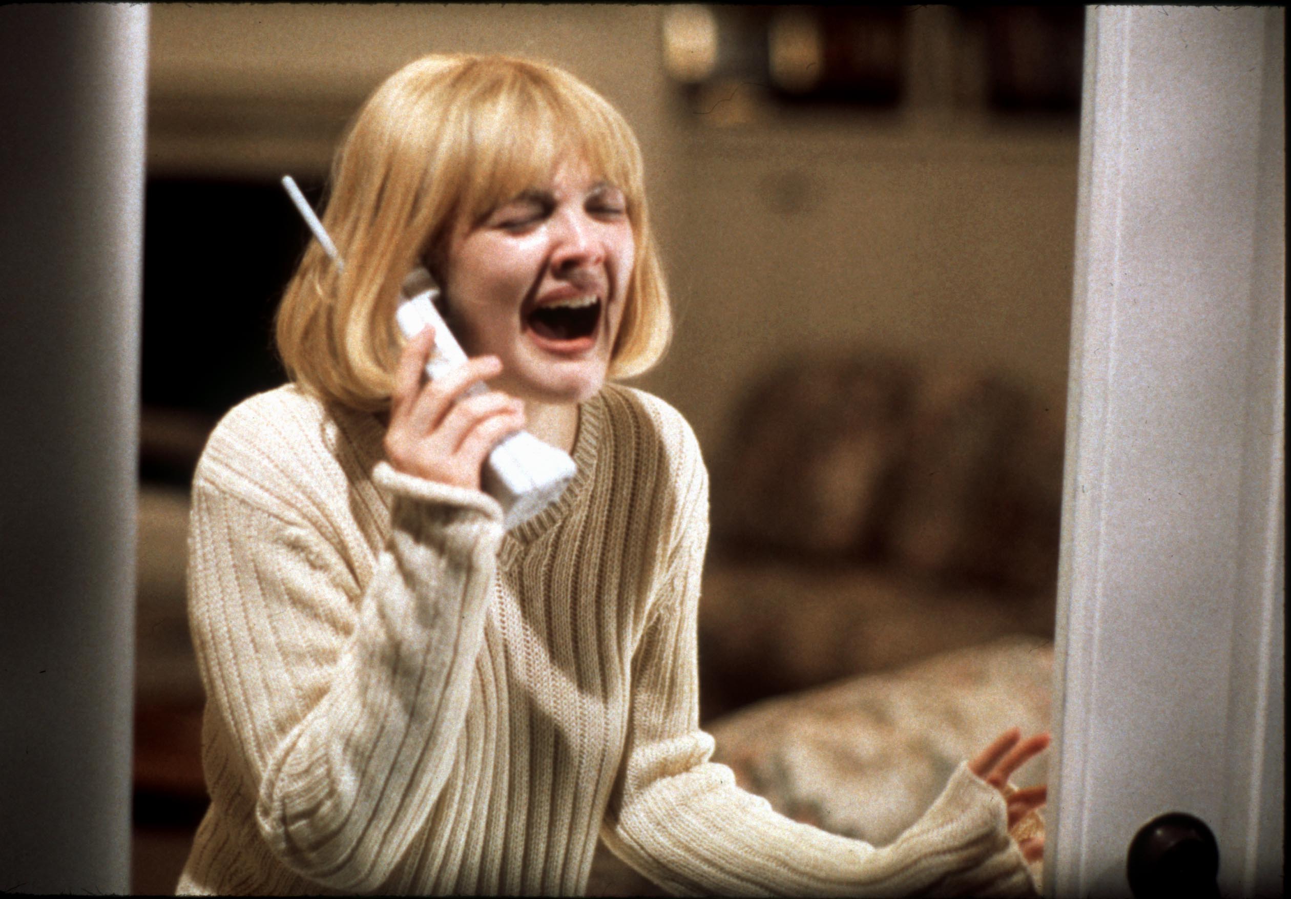 Top Horror Movies To Watch Before You Die / 13 Scariest Thai Horror Movies You Need To Watch - His body falls off the bed, leaving jessie locked in the handcuffs.