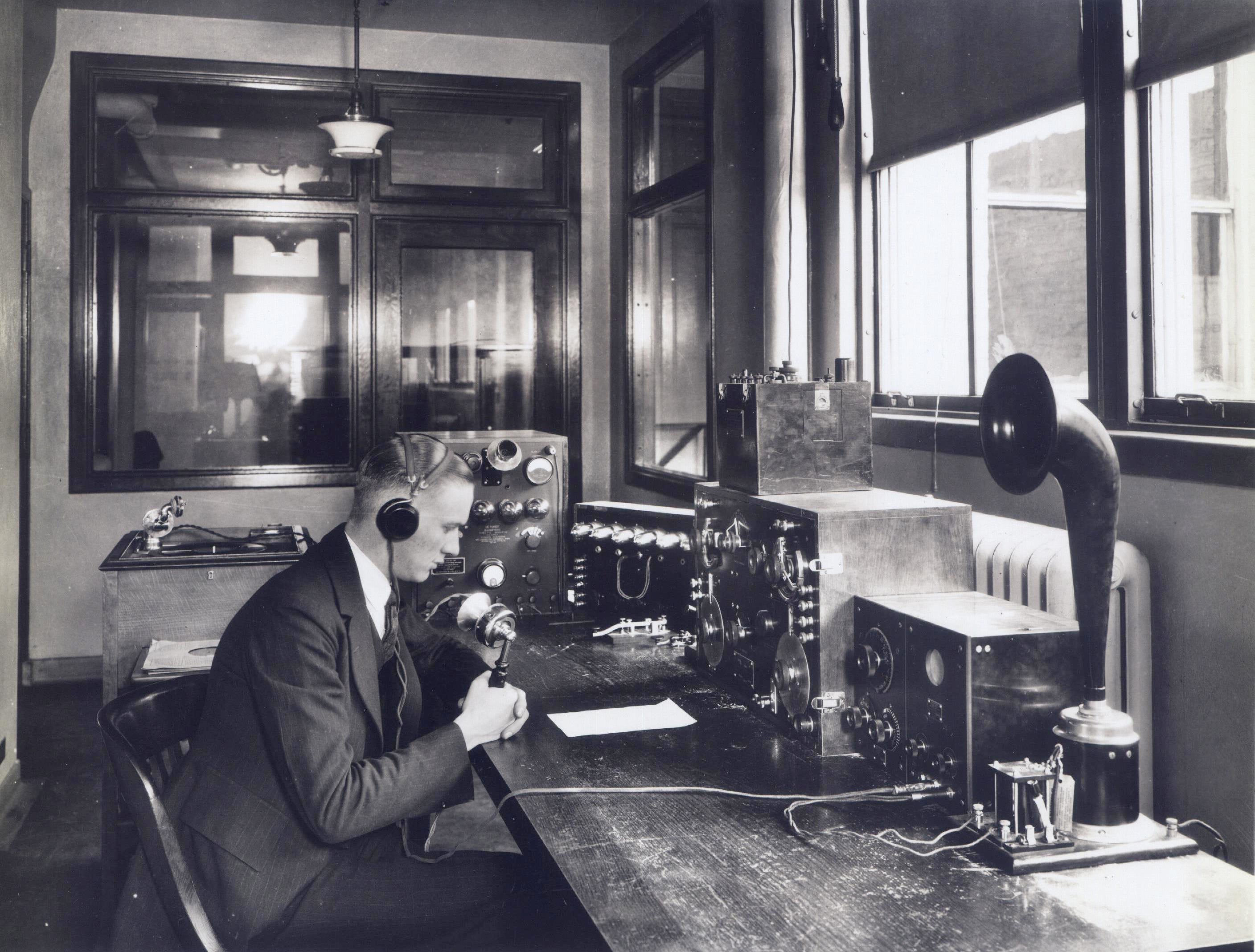 WWJ, the world's first commercial radio station