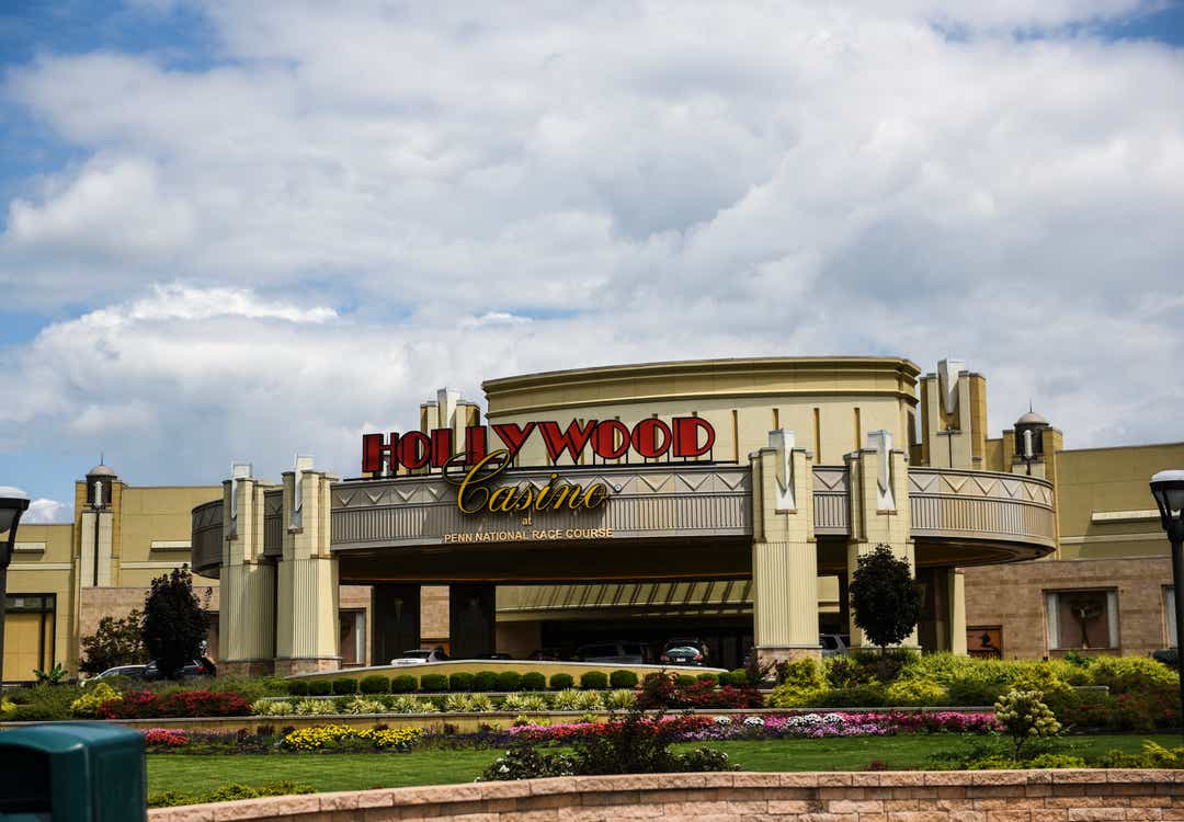 Hollywood Casino approved for sports betting