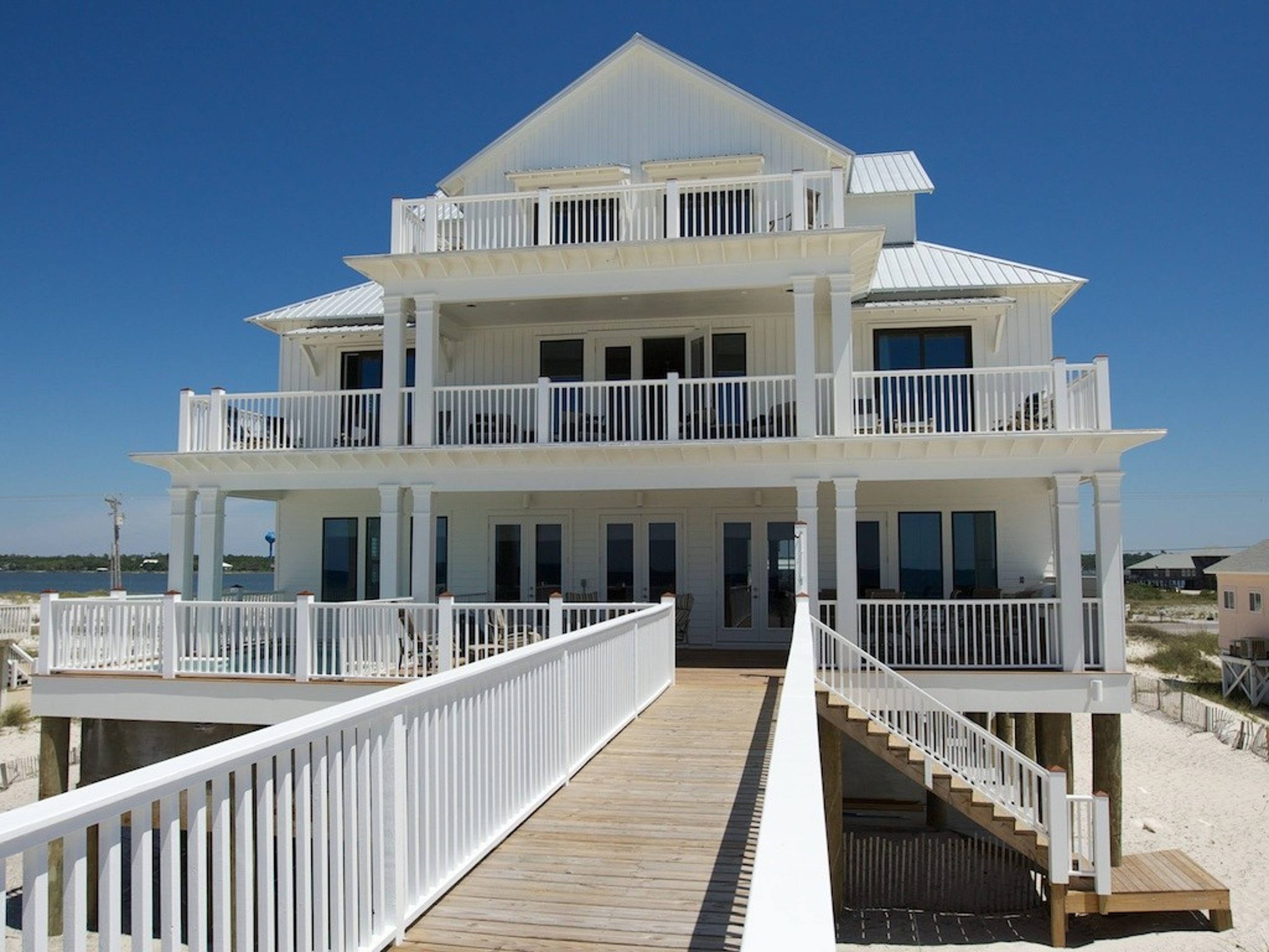 Bigger Is Better One Gigantic Vacation Rental In Each State