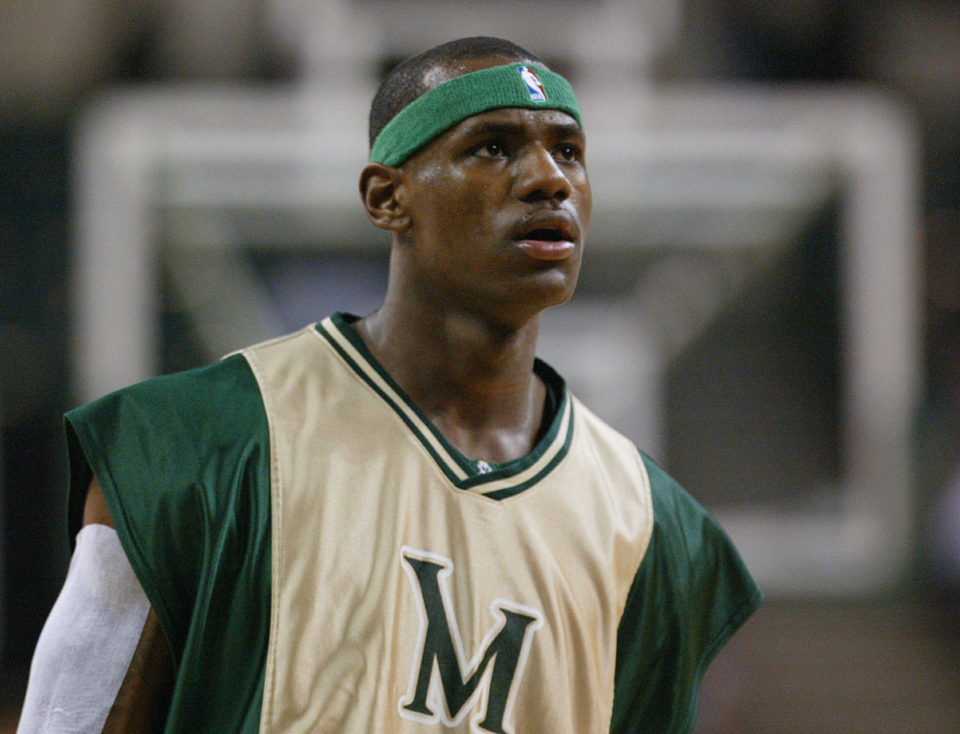 lebron 18 years old