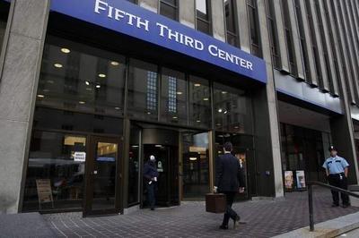 Amid addiction crisis, Fifth Third offers paid time for foster parents