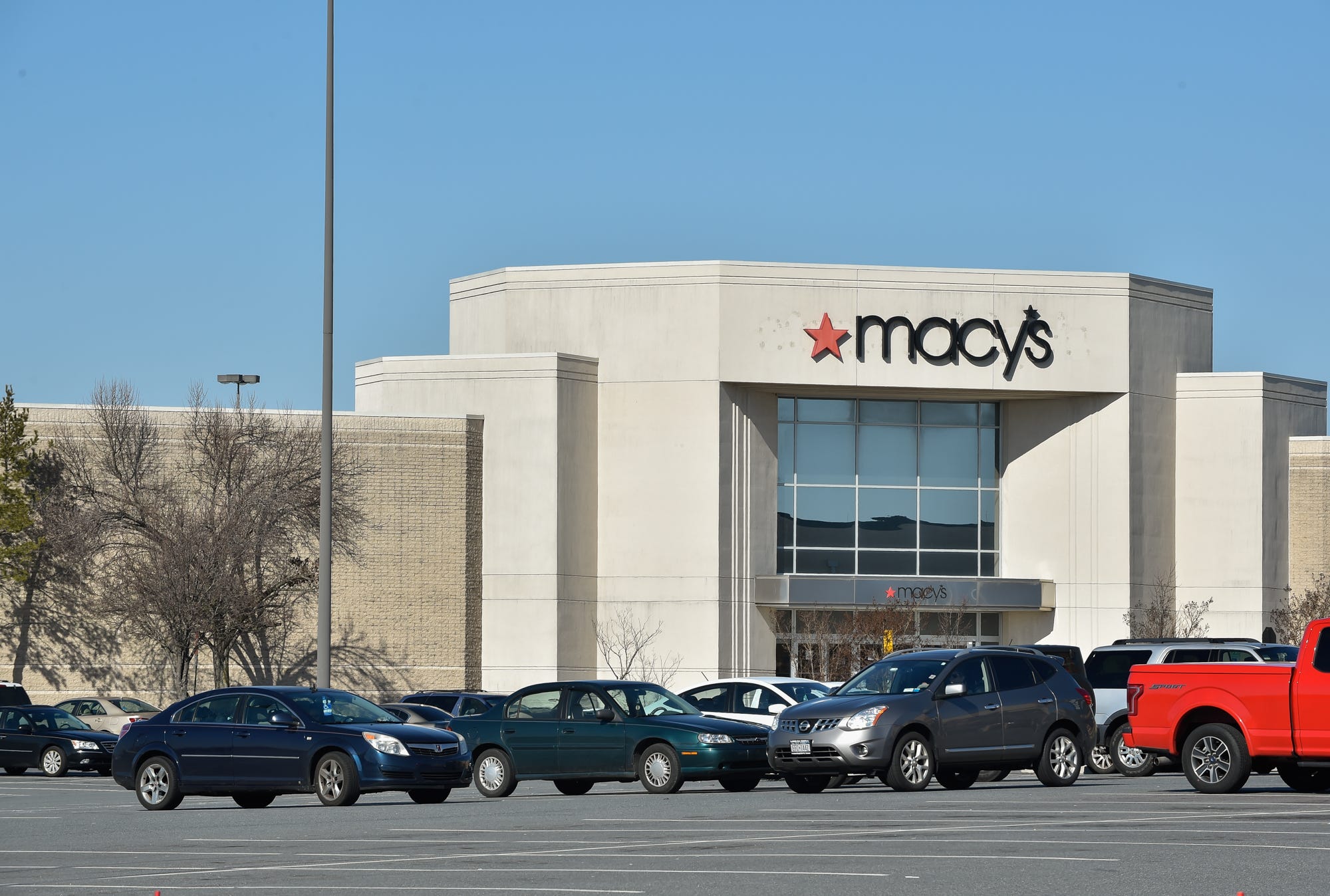 Dover Mall Macy #39 s serving as fulfillment center during holiday season