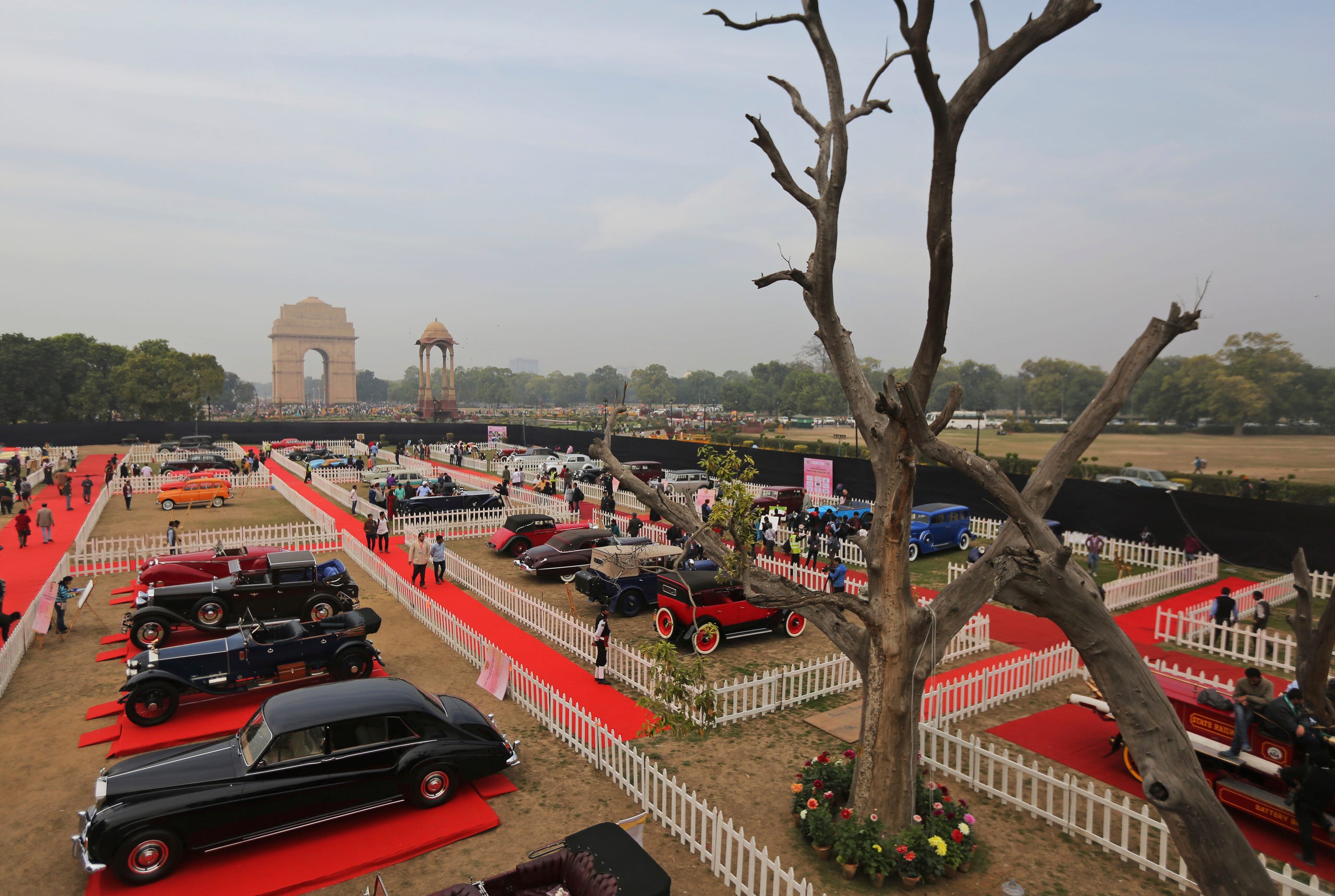 Vintage Cars Meet Indian Culture In New Delhi S Concourse Show