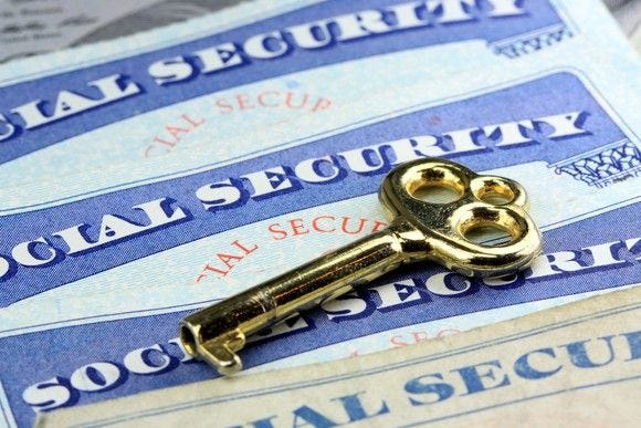 3 awful reasons to take Social Security at 67