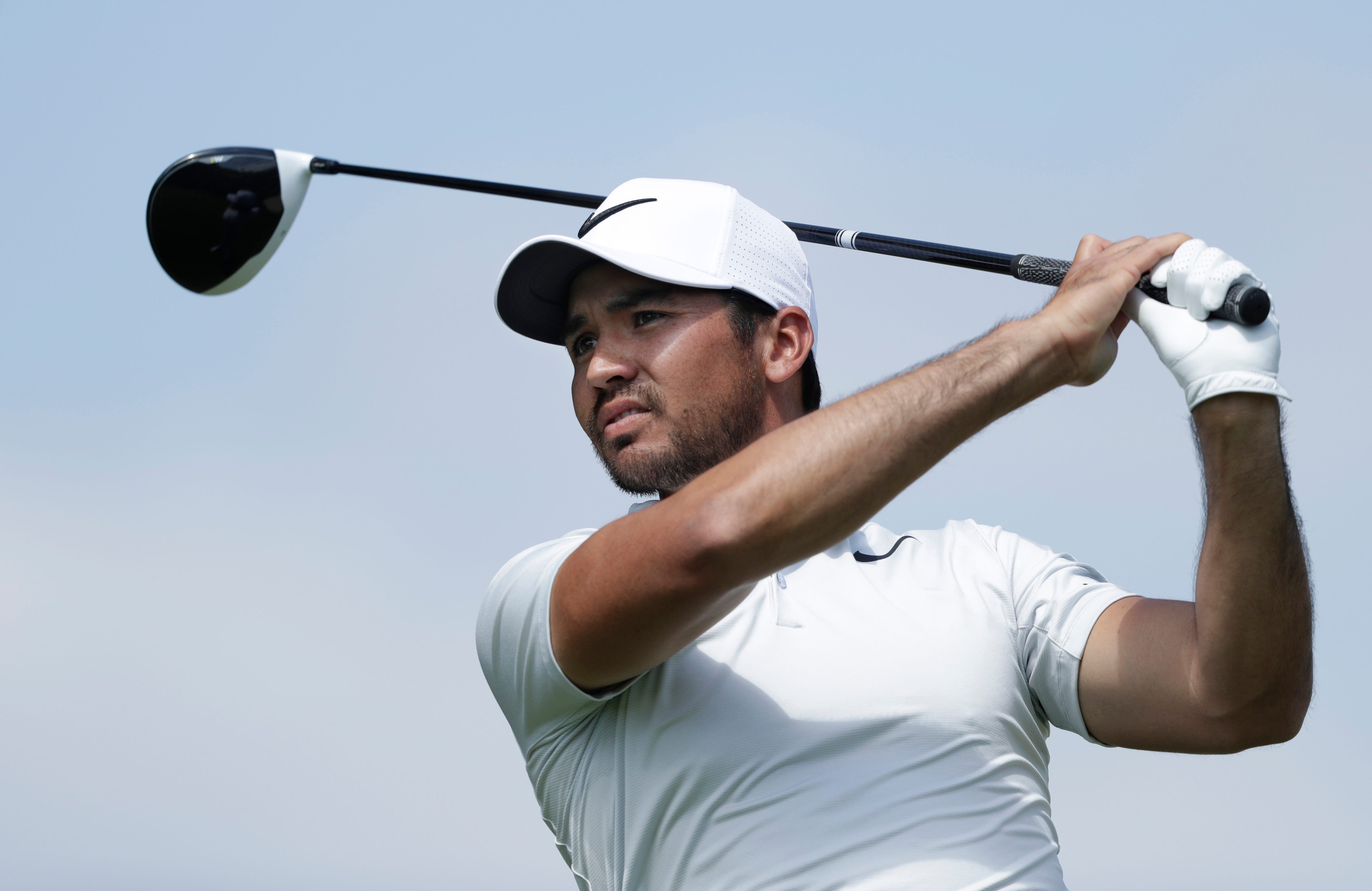 Jason Day breaks down talking about mom's lung cancer