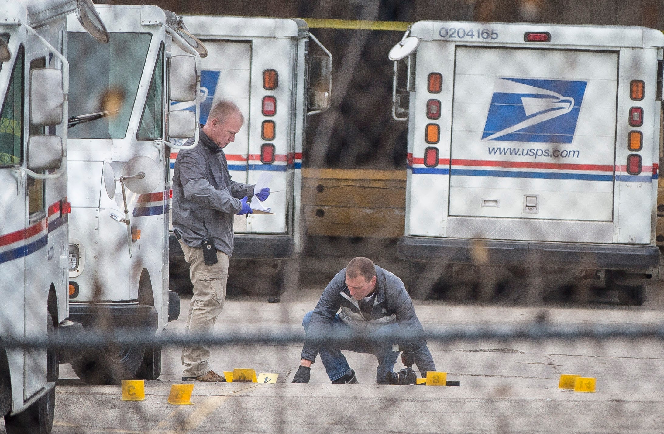 Muncie officers shoot suspect during traffic stop
