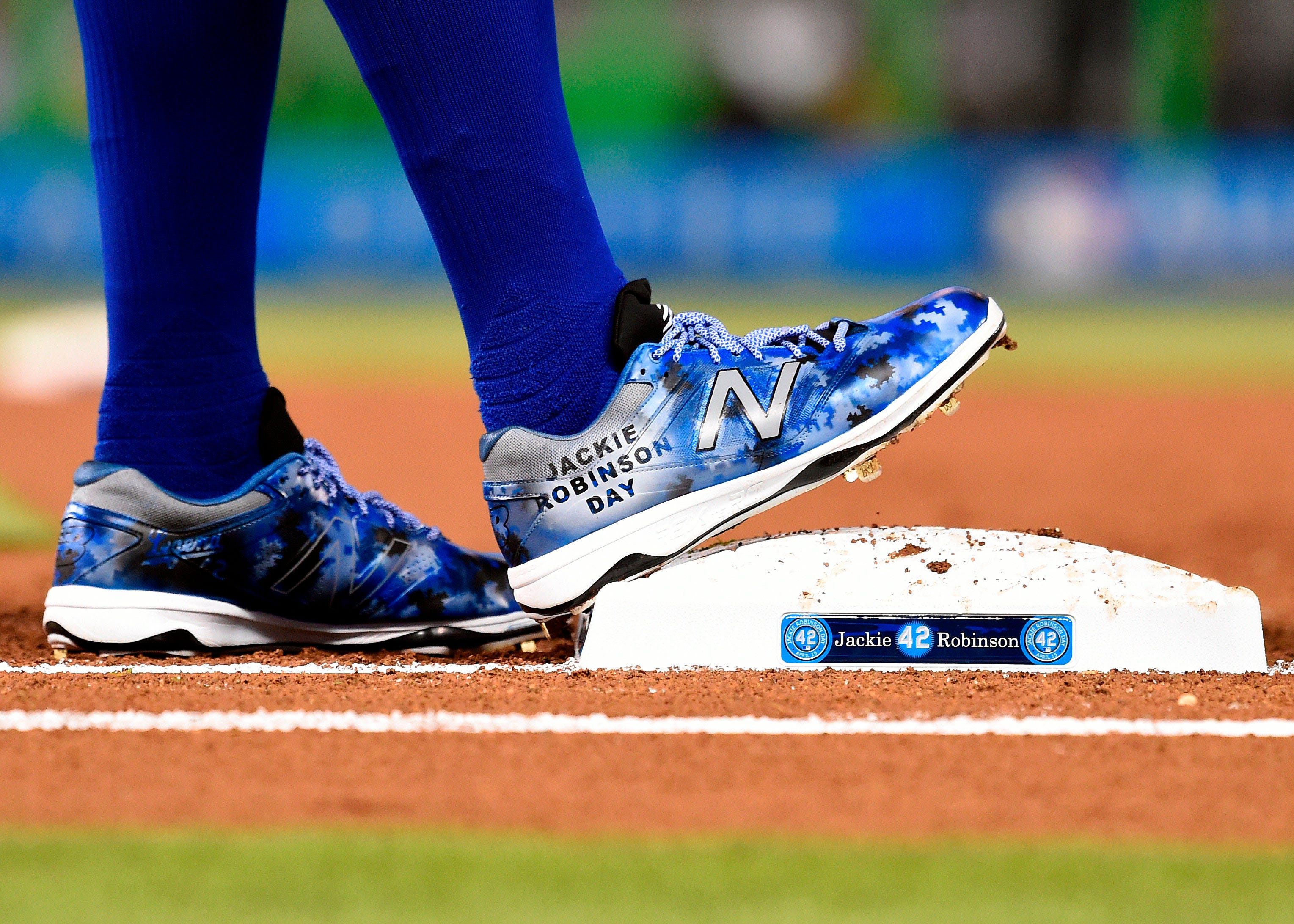 bryce harper jackie robinson cleats