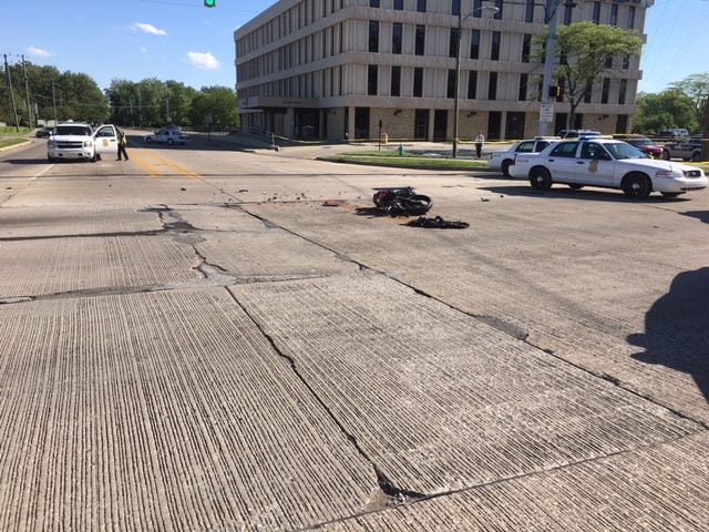 19-year-old killed in motorcycle crash on city's northwest side