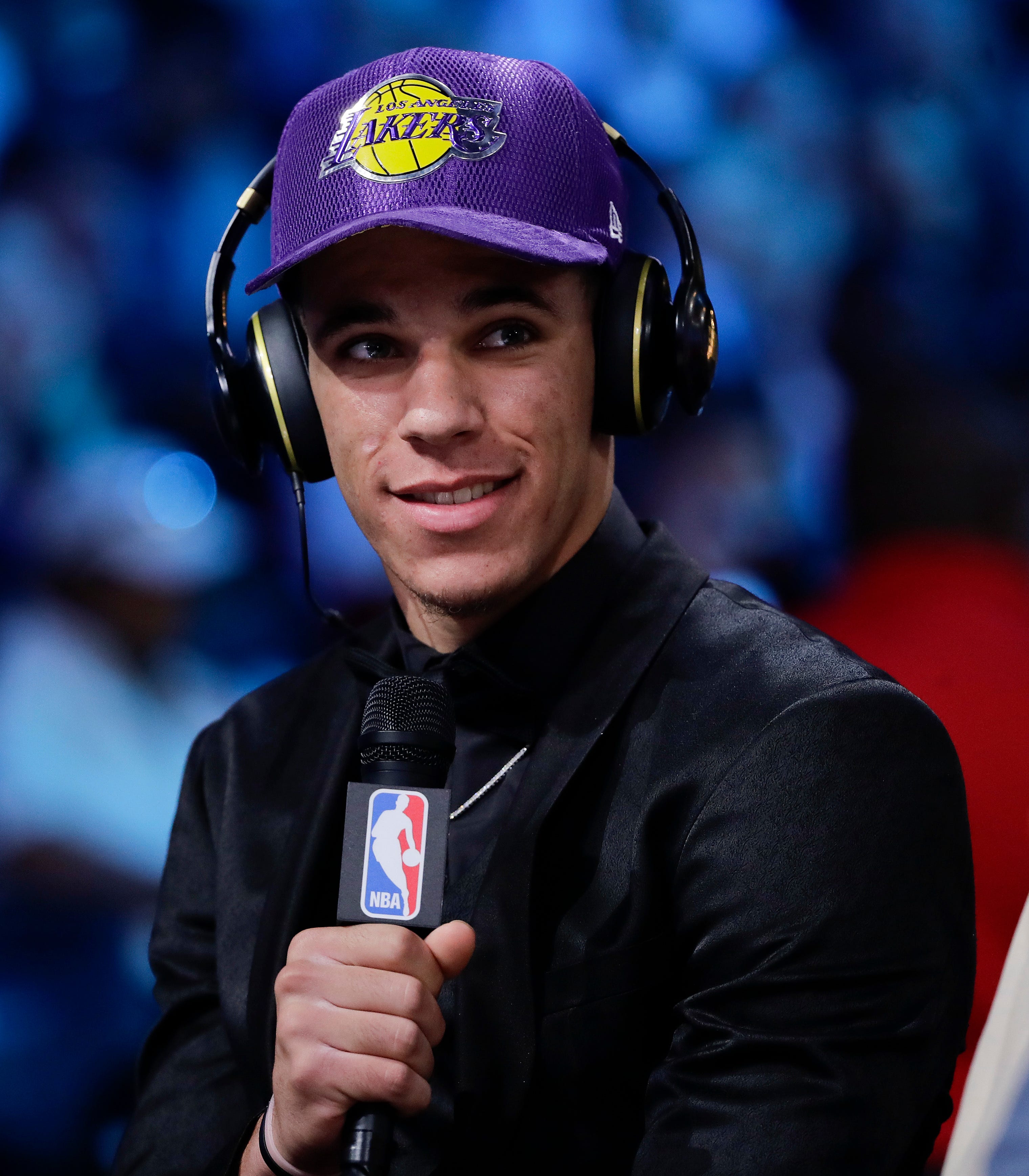 Family affair: Lakers get Lonzo Ball and dad with No. 2 pick