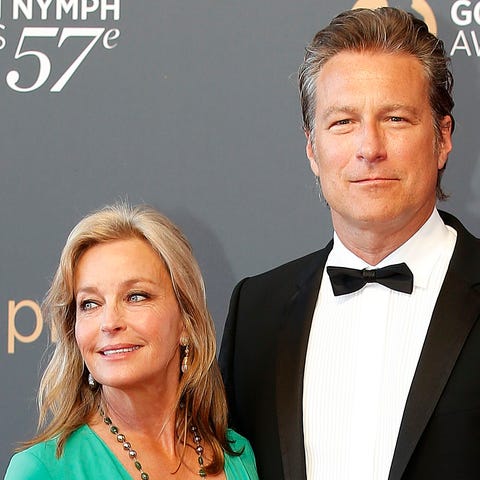 epa06039973 US actress Bo Derek (L) and partner US