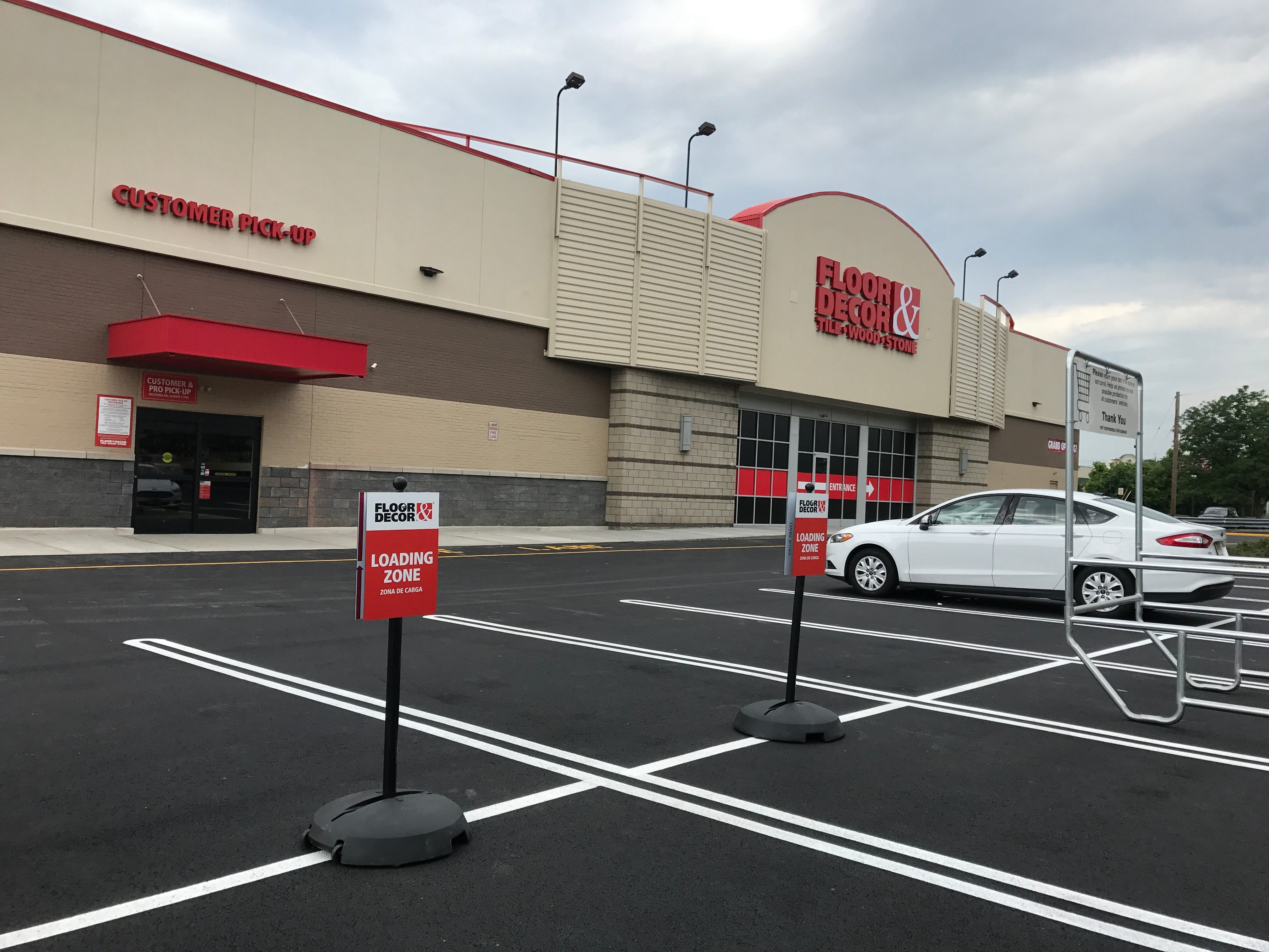 Zinburger Sues Garden State Plaza Over Mall Renovation That Created a  'Ghost Town