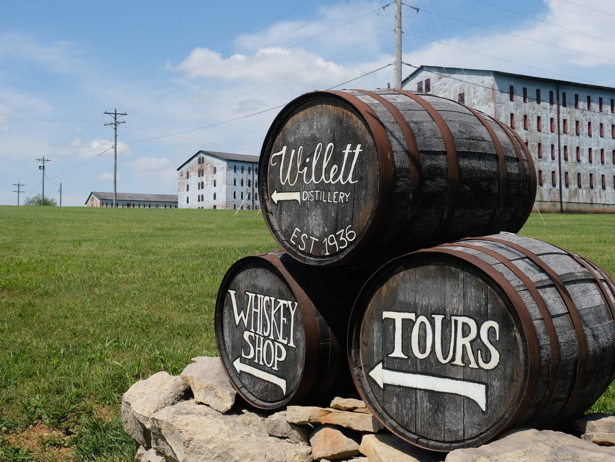 Experience Kentucky's iconic bourbon distilleries