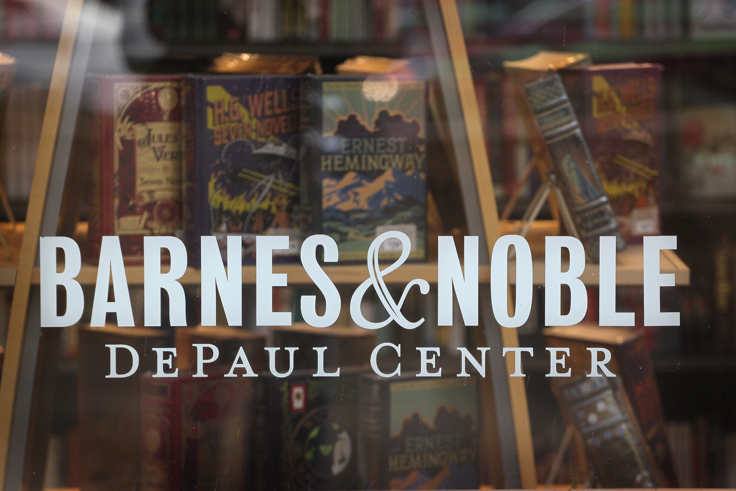 Barnes & Noble urged to sell itself