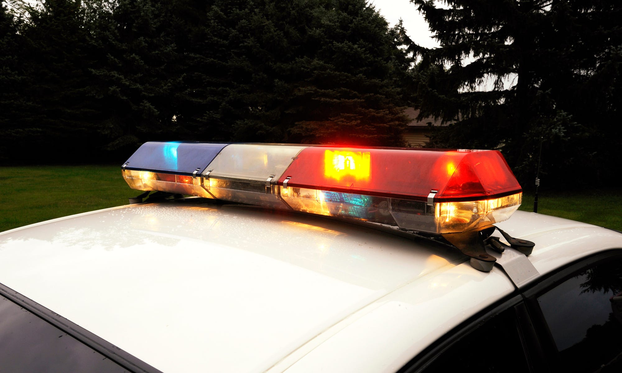 Video cuteness alert: Officer and little girl search home for monsters