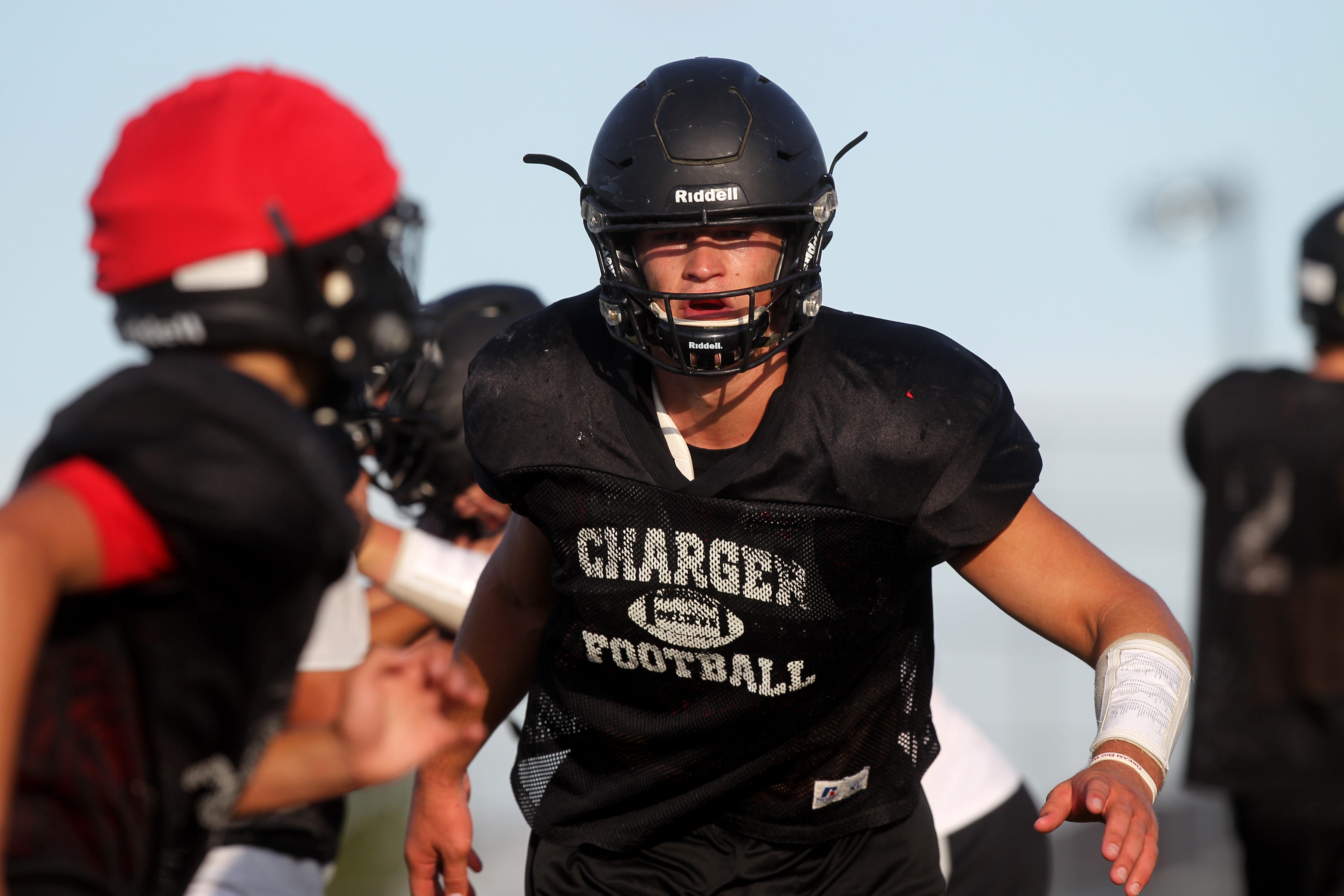 Iowa recruit Logan Lee is main show in his Illinois hometown