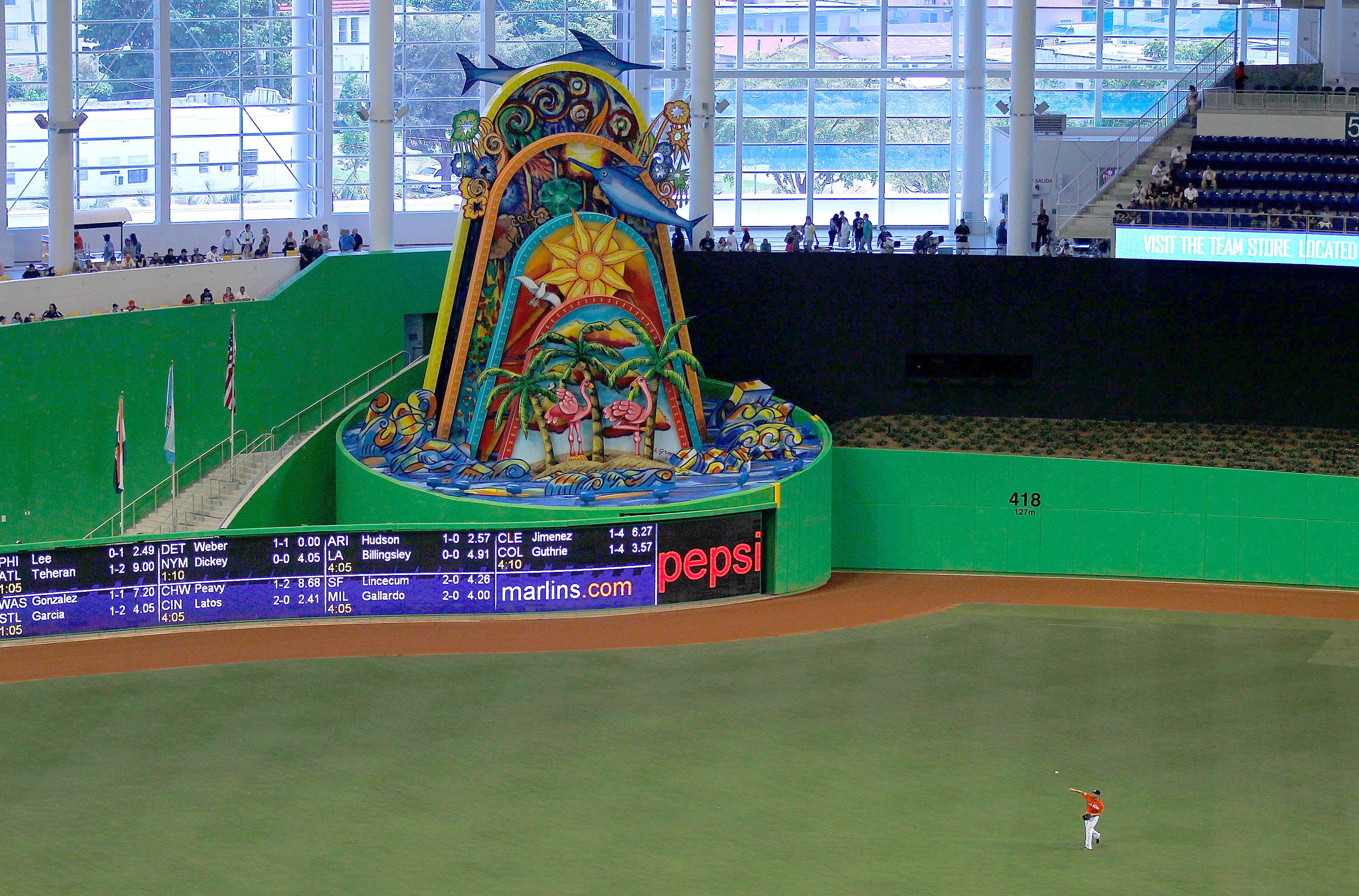 Sorry Jeter, Marlins HR sculpture &apos;not movable&apos;