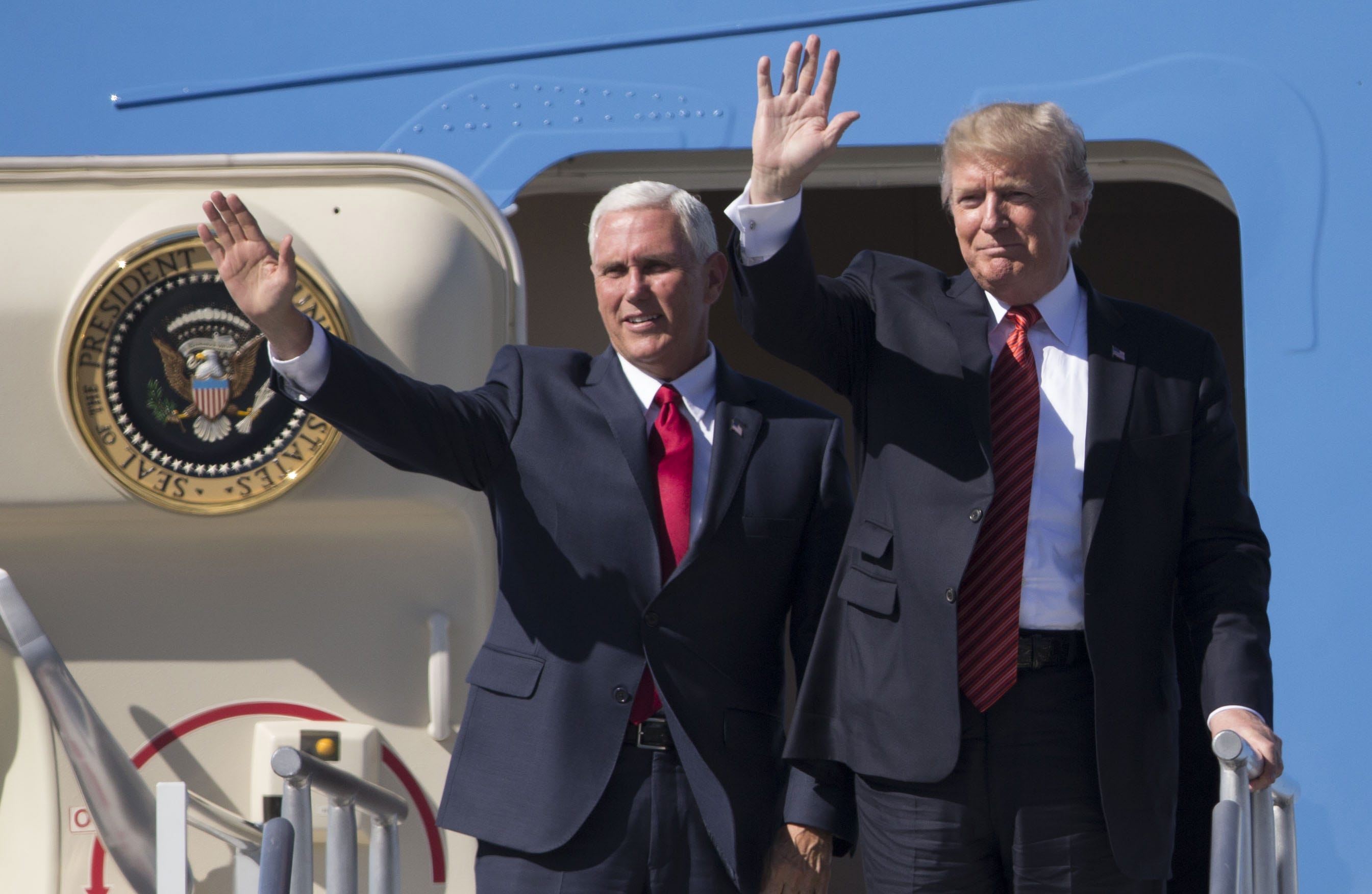 Polls: Pence has fewer negatives than Trump, but voters split on if they prefer him as president
