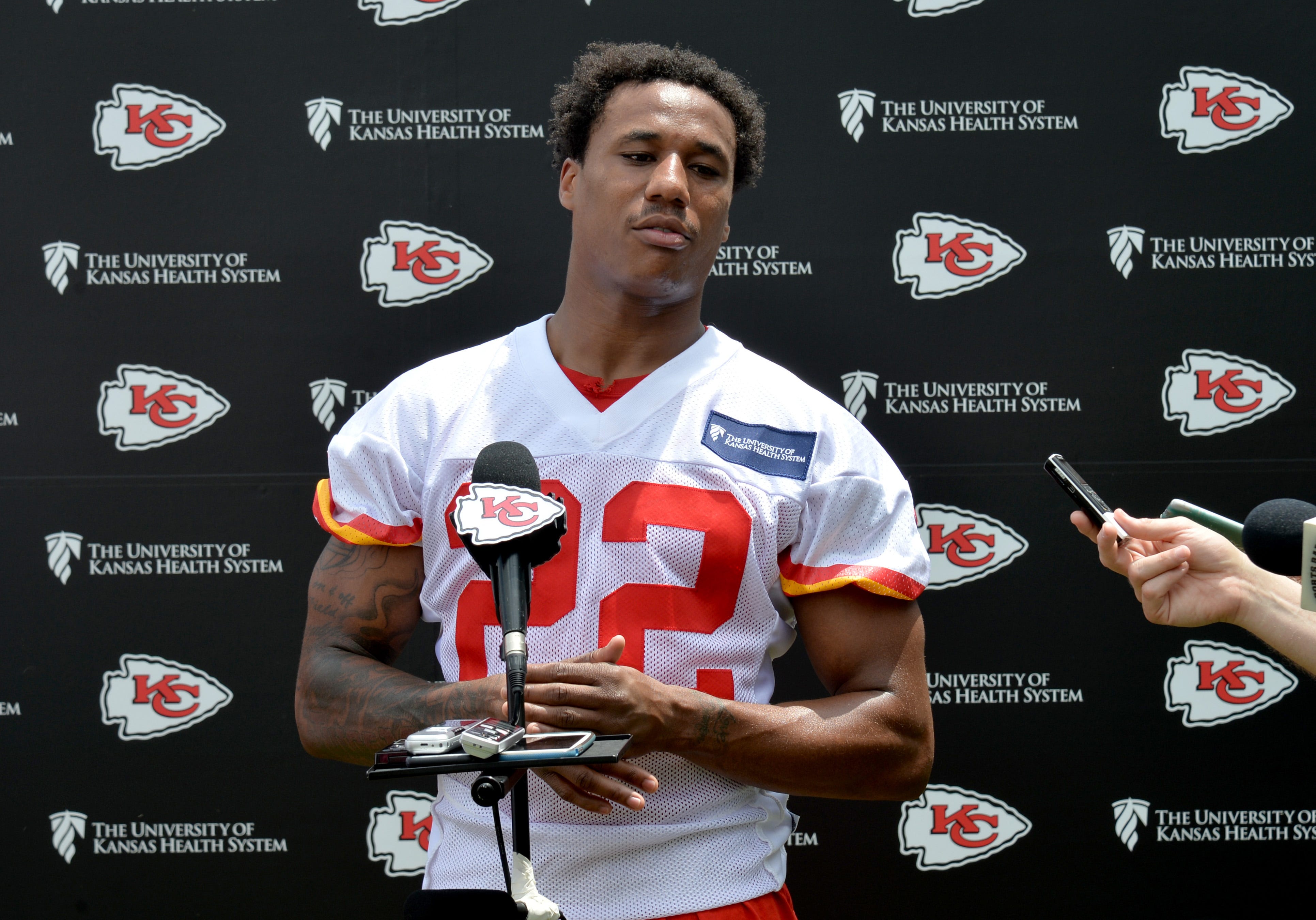 Chiefs CB Marcus Peters sits for national anthem in season opener