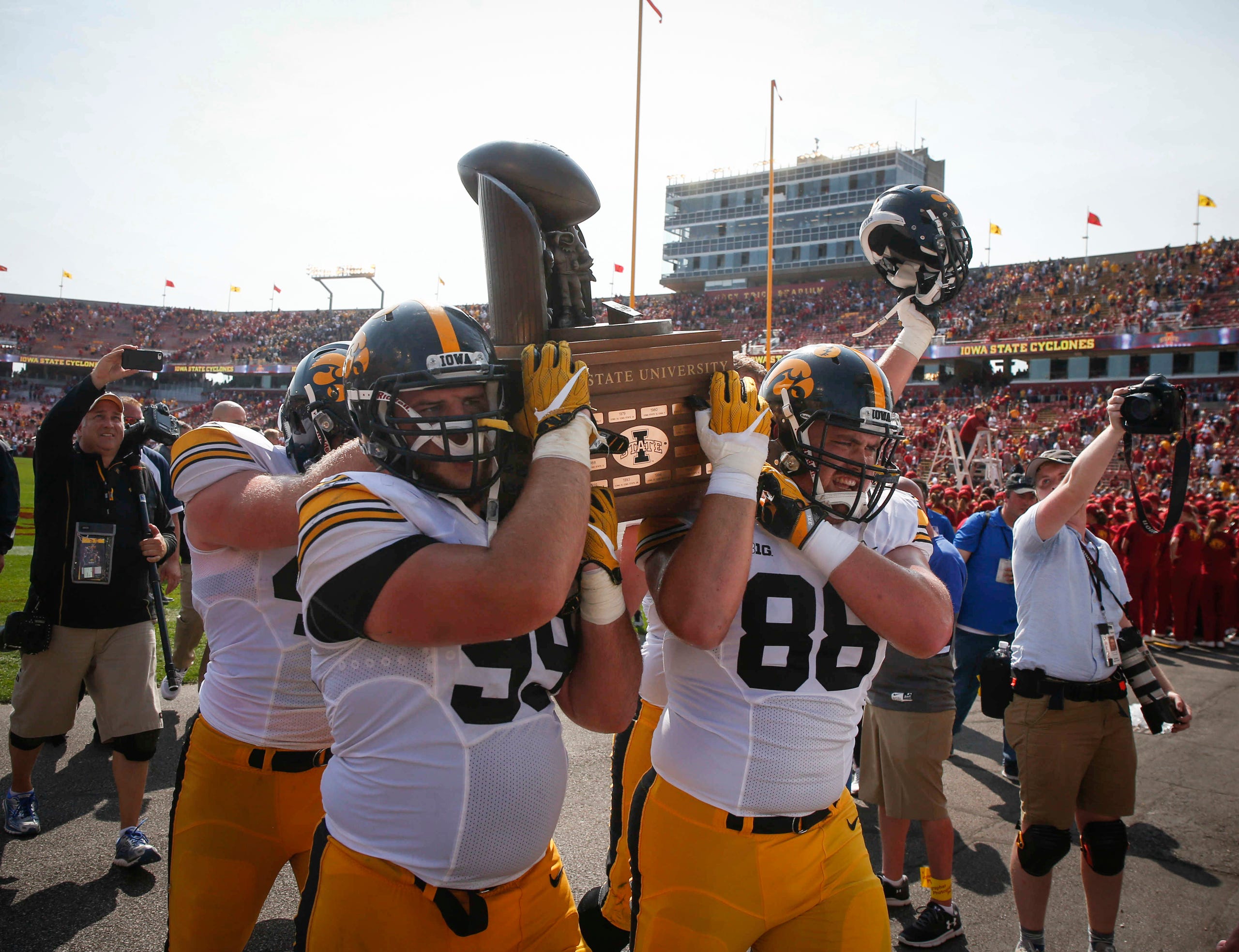 2017 Cy Hawk Football Photos Iowa Hawkeyes 44 Isu Cyclones 41 Ot