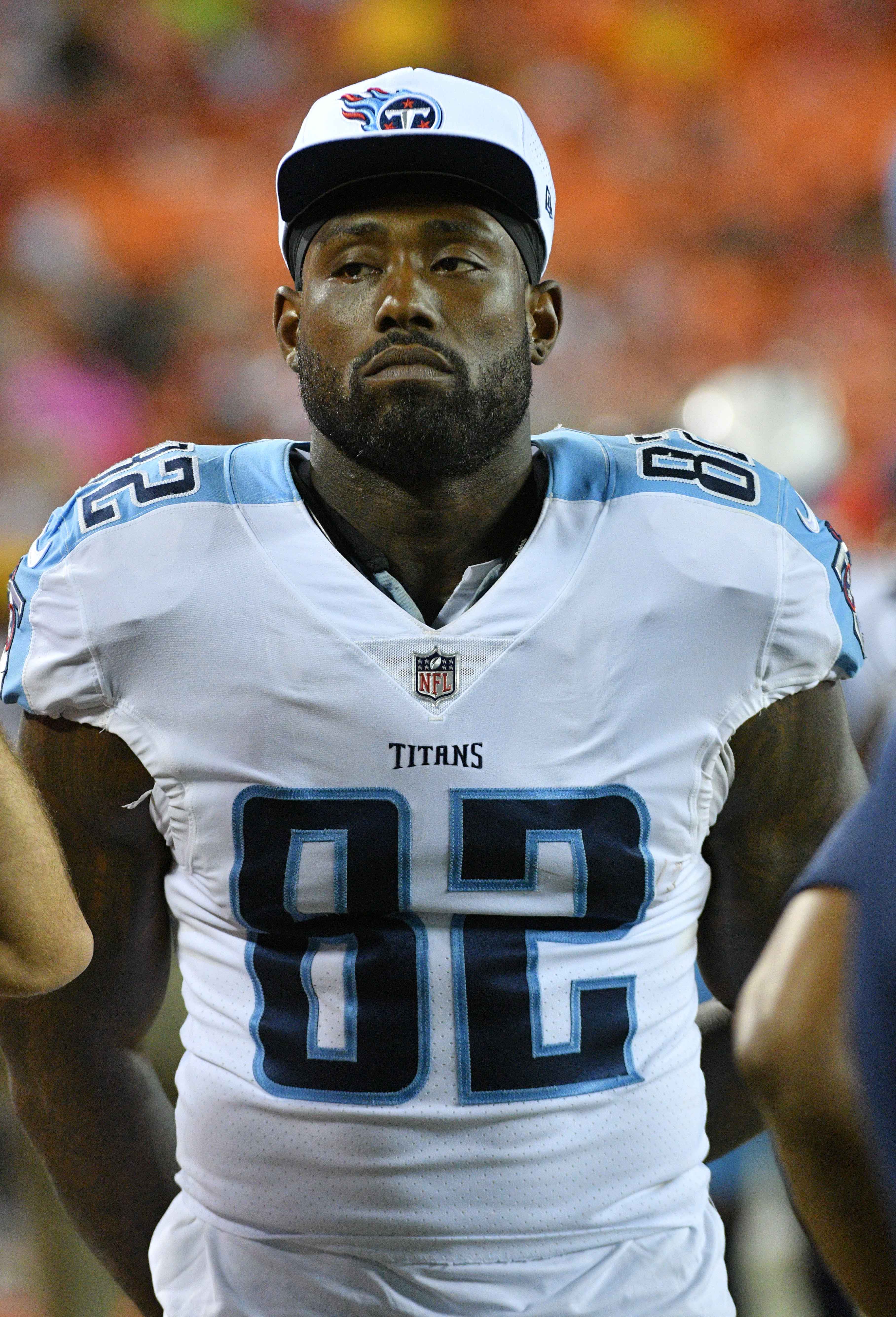 Titans' Delanie Walker, family received death threats since comments about national anthem