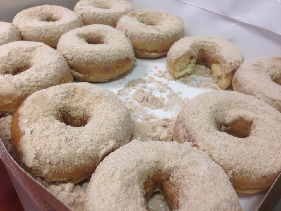 First in line gets free doughnuts for a year at Rise'n Roll grand opening in Greenwood