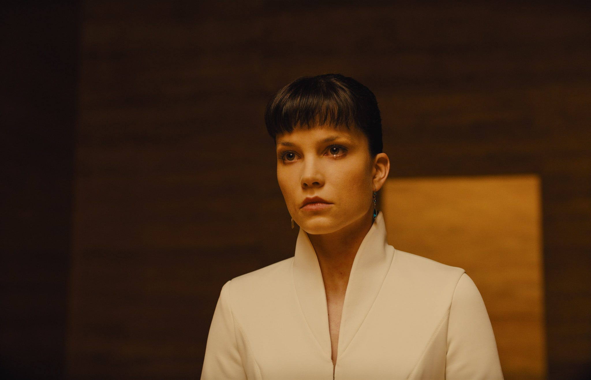 Who Is The Killer Replicant Luv Meet Blade Runner 2049 Breakout Sylvia Hoeks Wusa9 Com