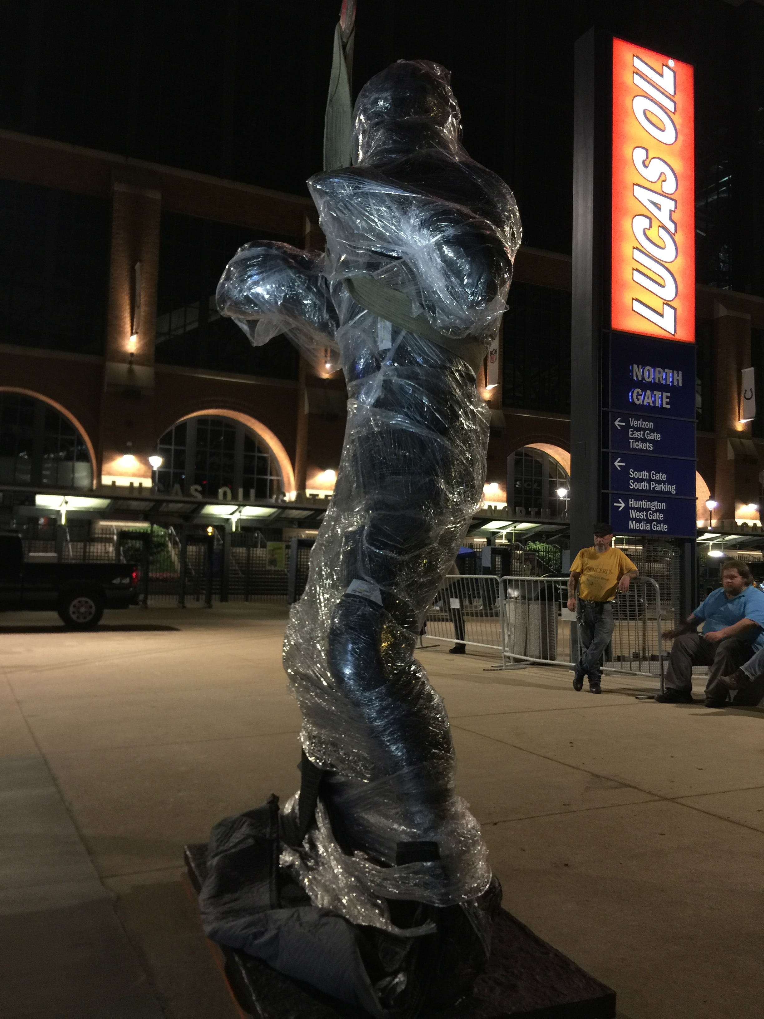 Exclusive: Your first look at the Peyton Manning statue