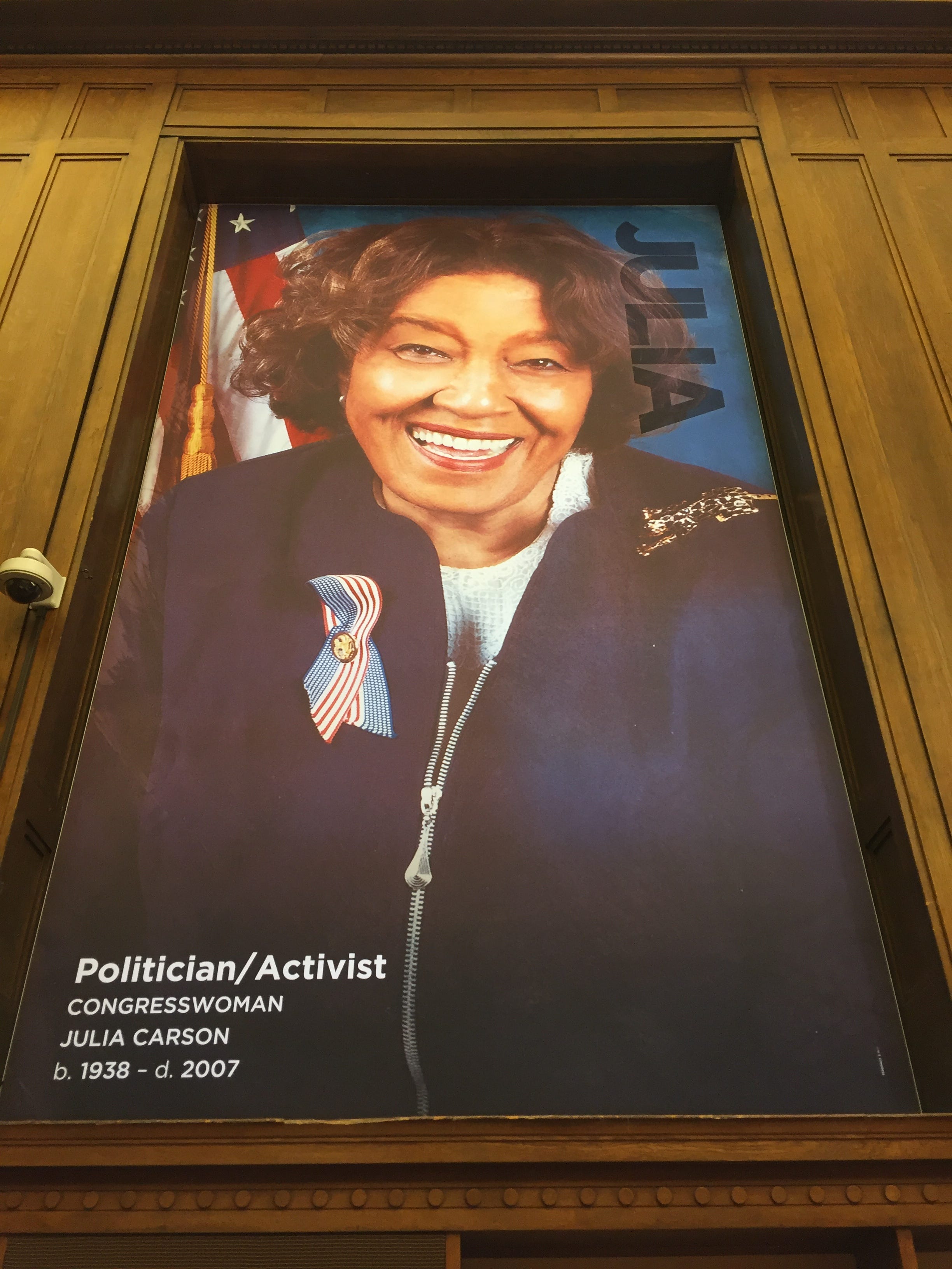 Who are the icons in the windows of Central Library's new black literature and culture center?