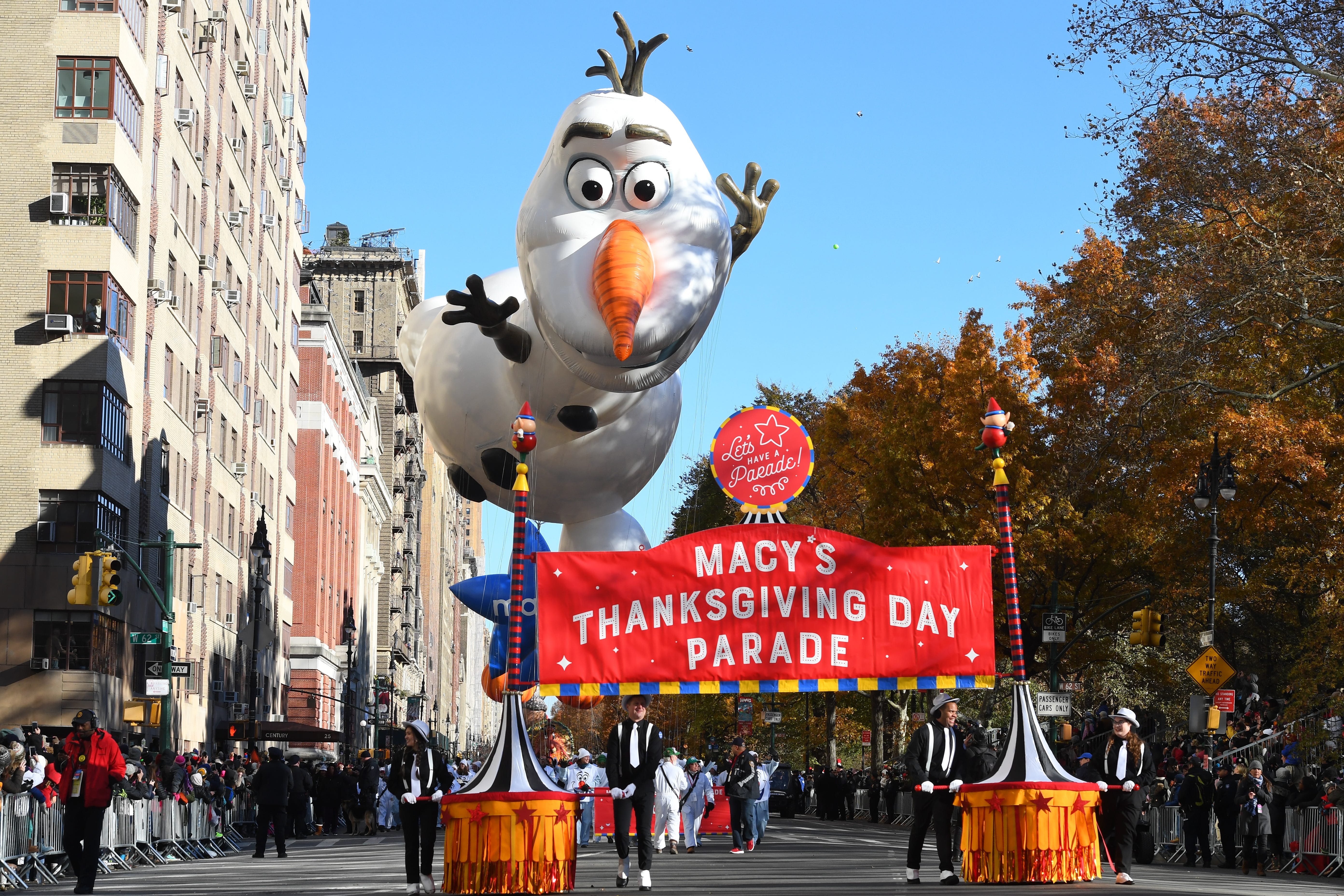 Macy's Thanksgiving Day Parade Floats, bands and tight security