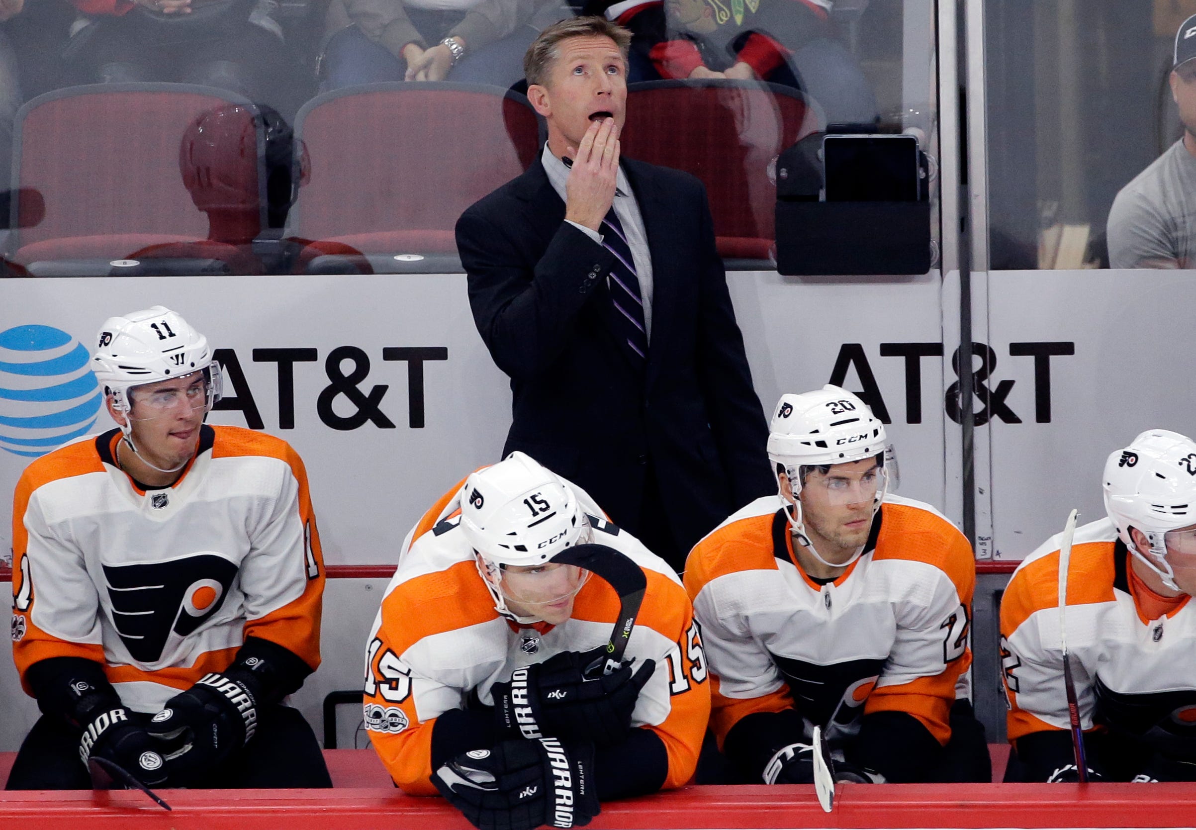 With Flyers in trouble, Dave Hakstol turns to veterans