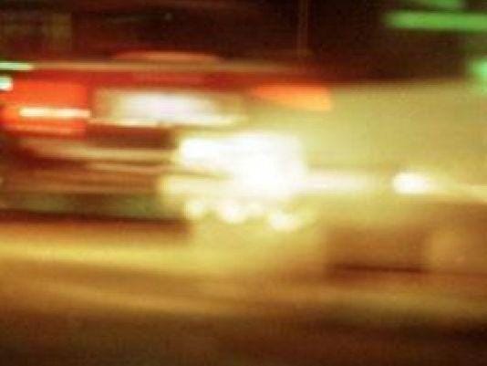 WB I-96 ditutup di Milford Rd.  sampai jam 5 pagi setelah lem semi tumpah