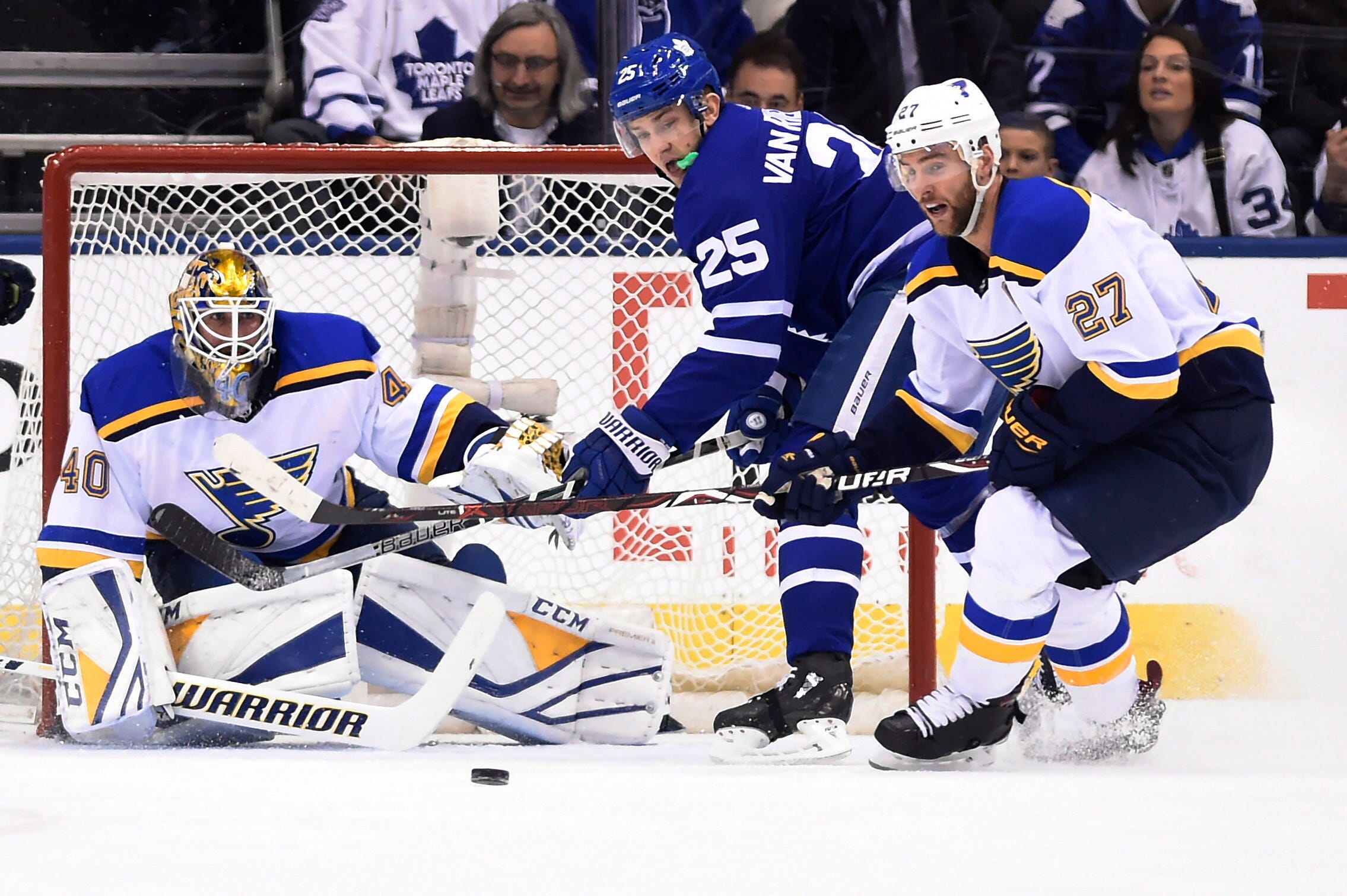Steen ties it, Dunn scores in OT to lift Blues over Leafs