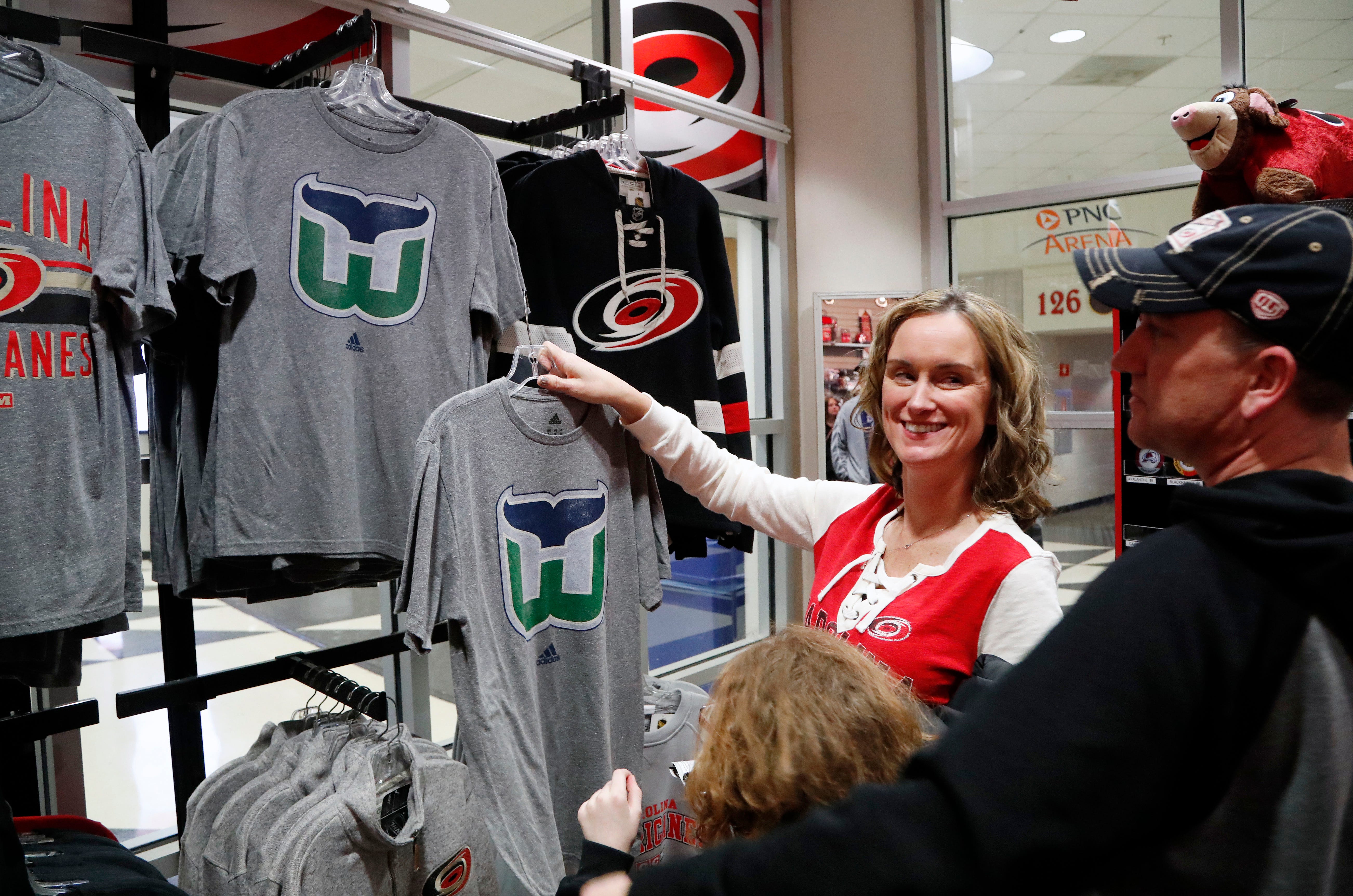 Under new owner, Hurricanes embrace Hartford Whalers history
