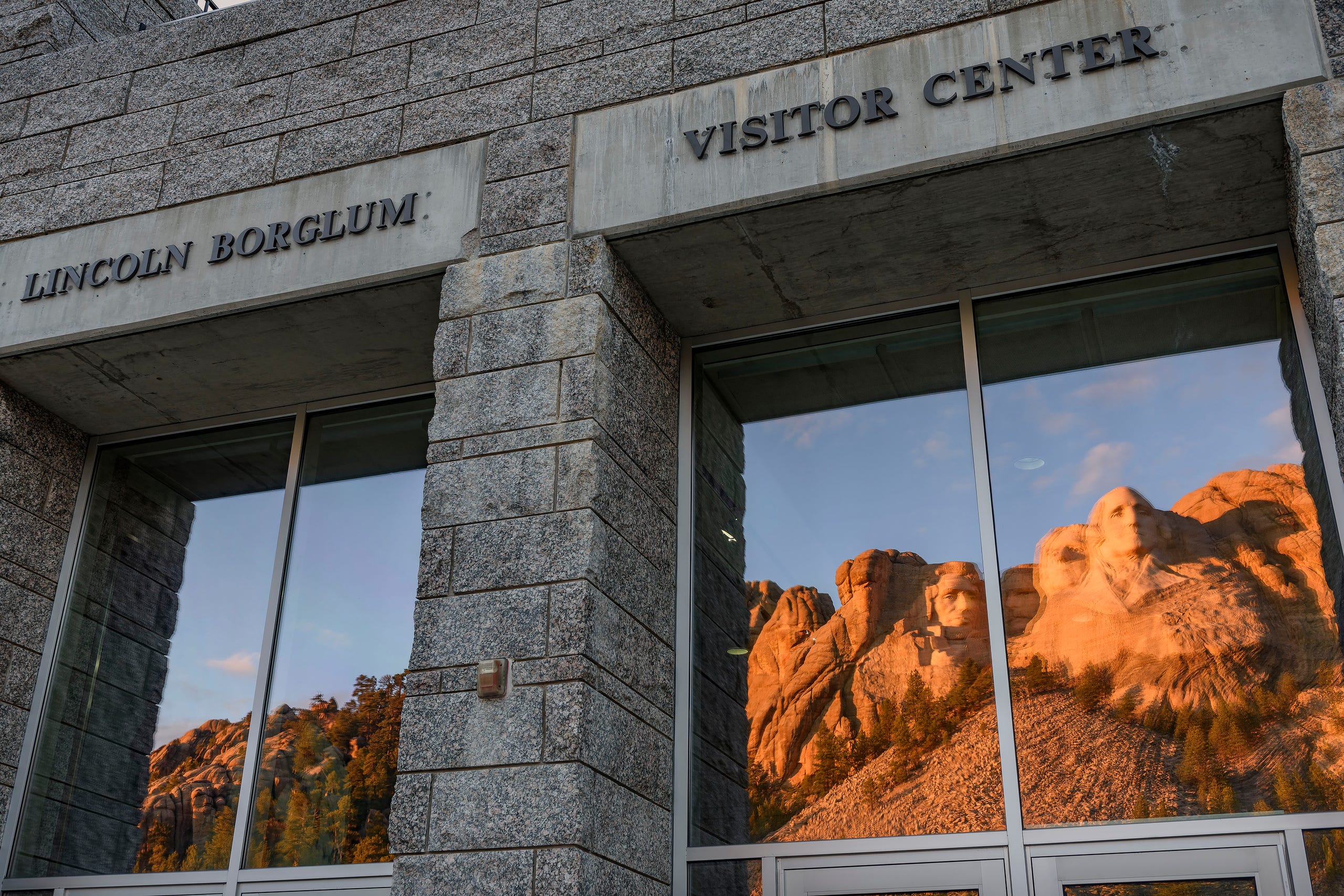 25 Must See Buildings In South Dakota