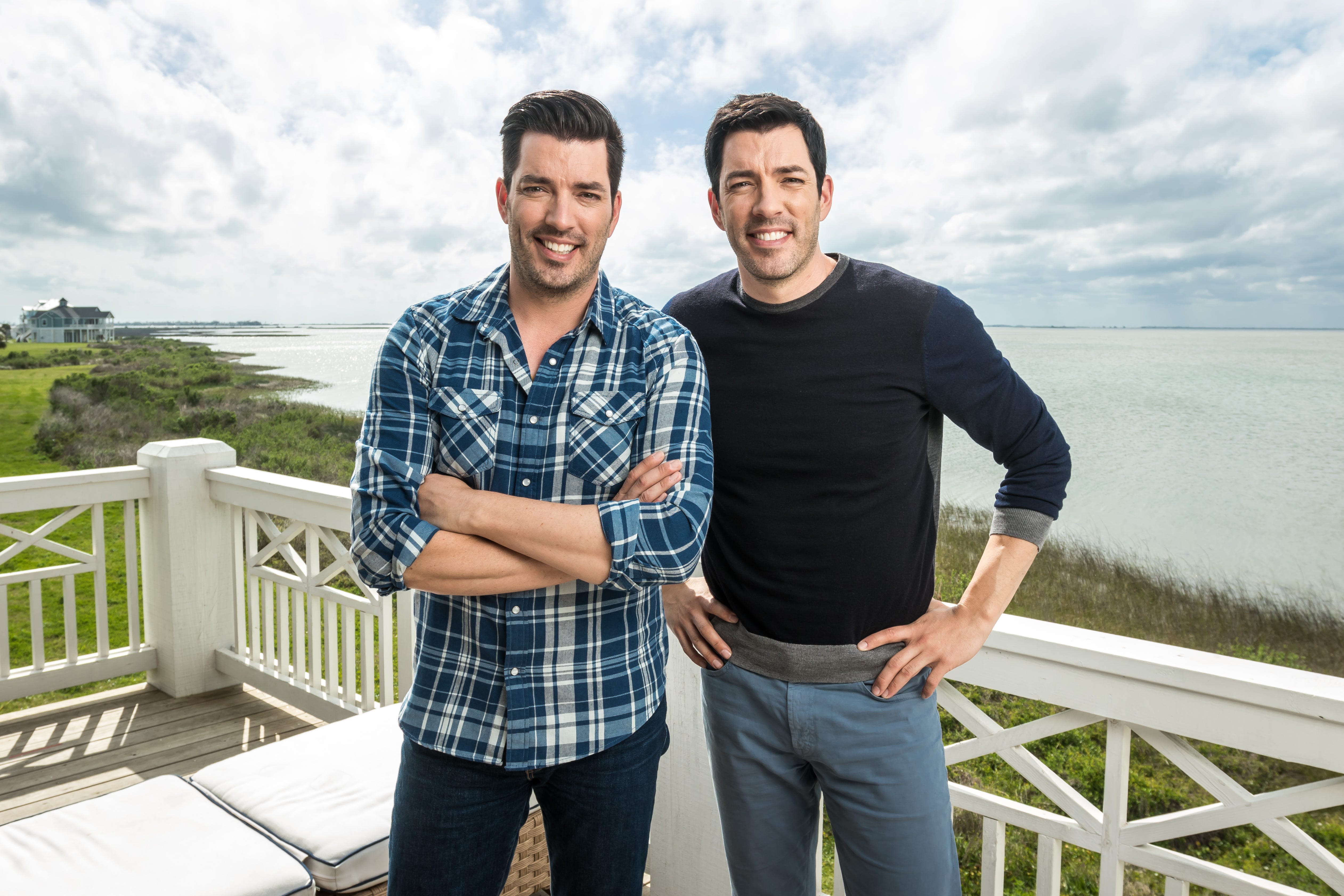 How many brothers. Brothers. Братья USA. Property brothers. Братья донгер.