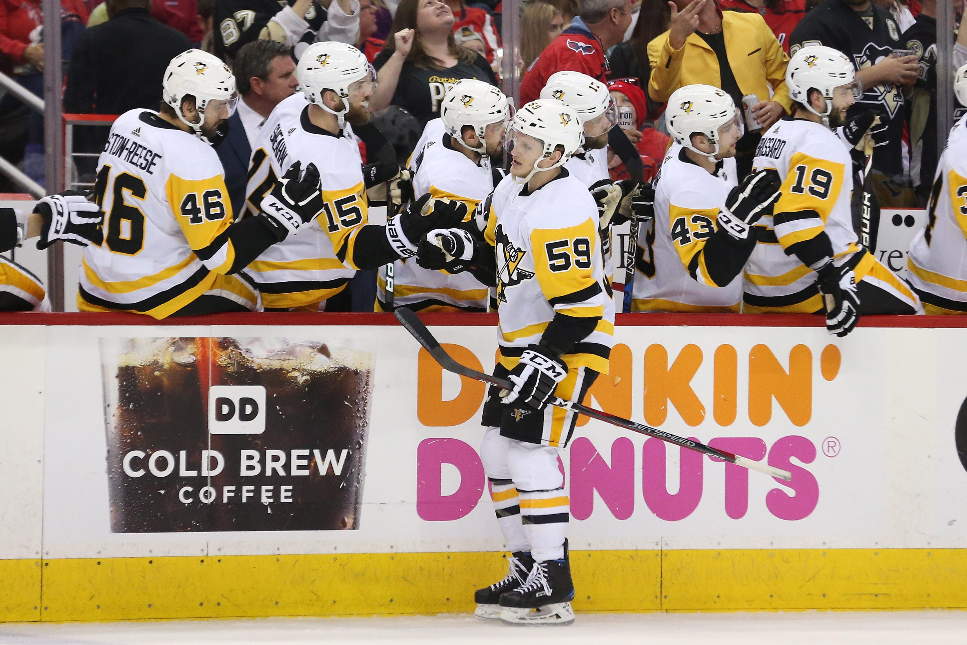 Capitals blow another 2-goal lead in Game 1 loss to Penguins