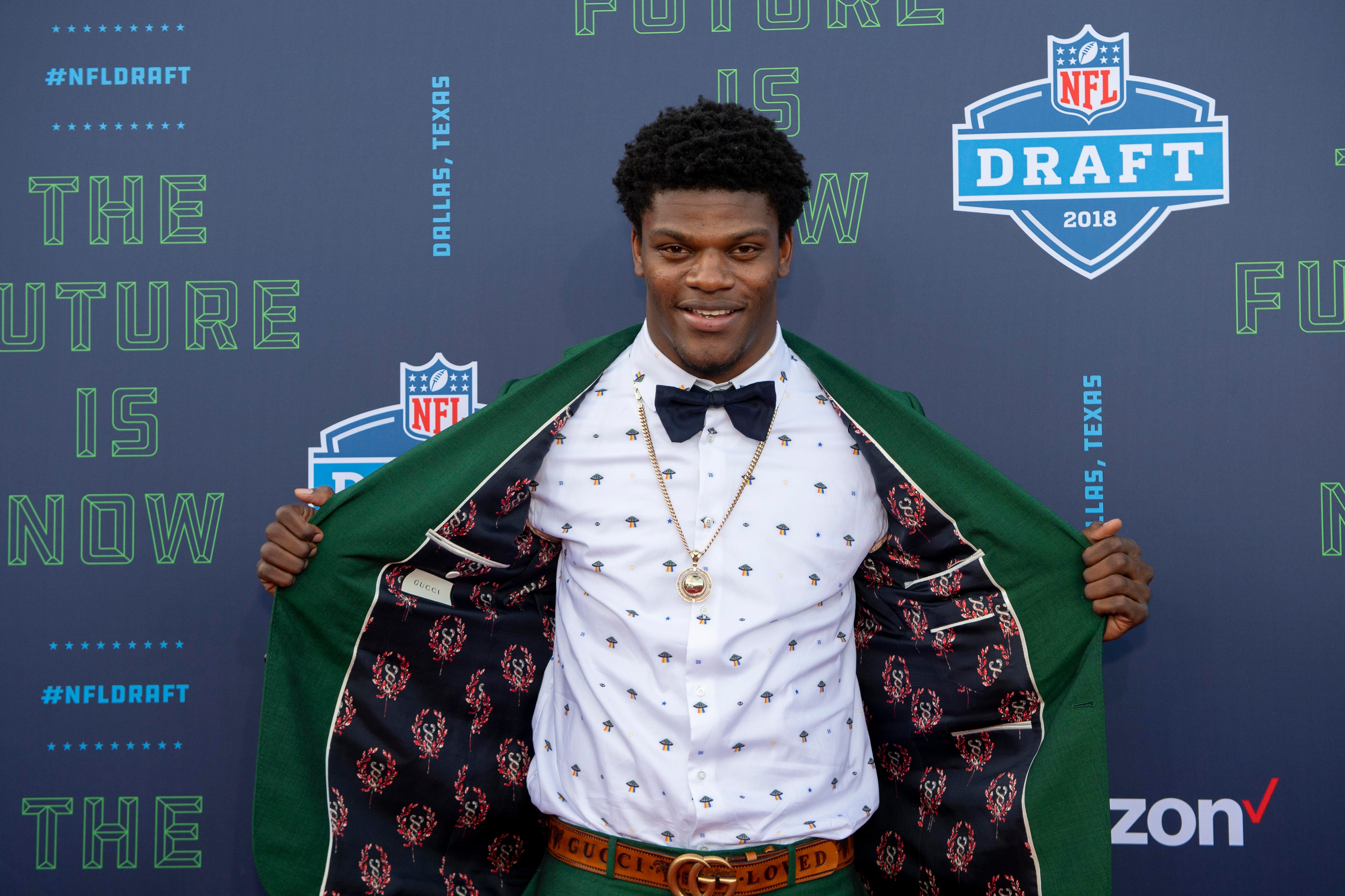 See the best 2018 NFL draft fashion — from pizza to UFOs