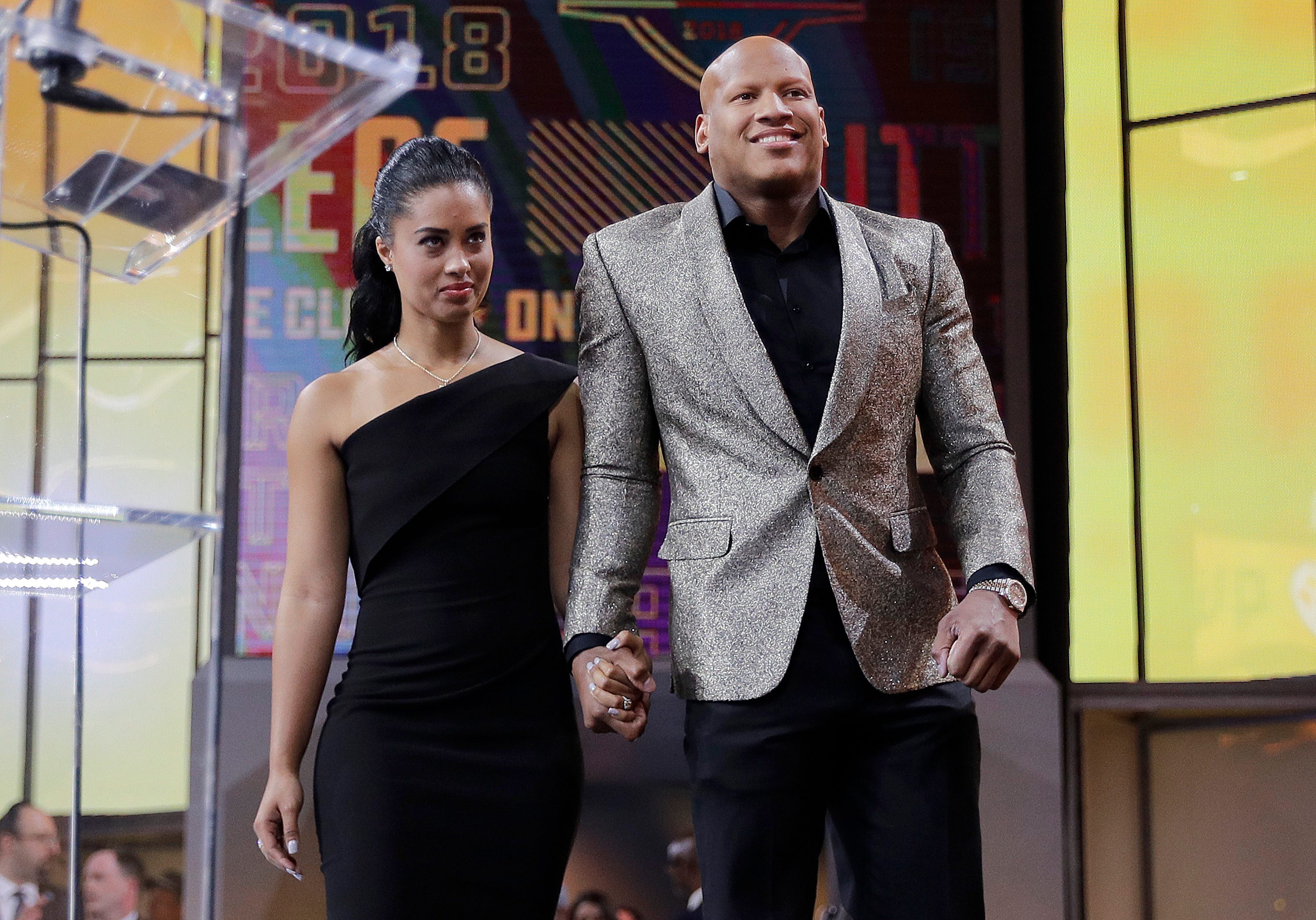 Steelers' Ryan Shazier dances at his wedding, 18 months after spinal injury
