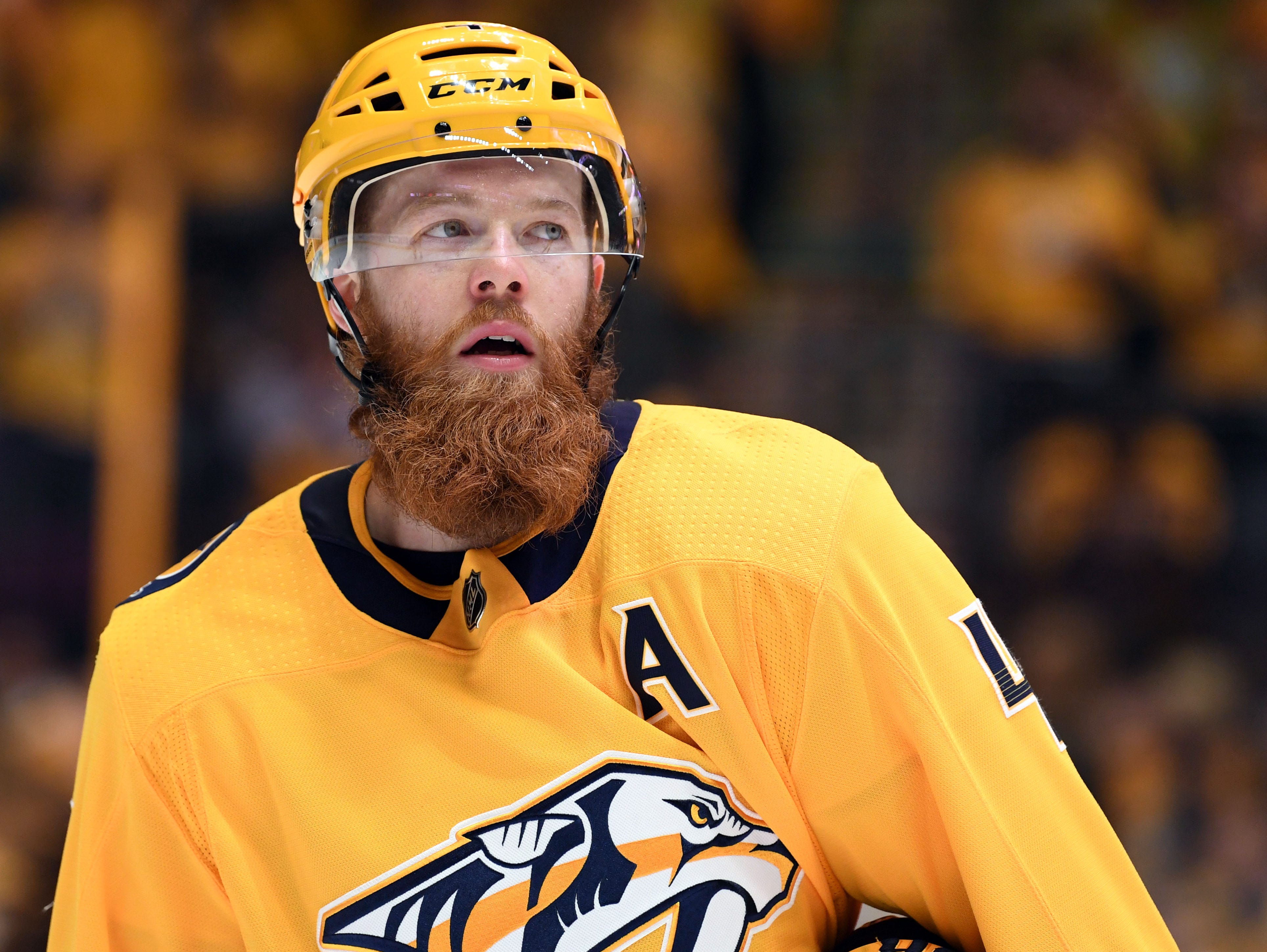  Predators' Ryan Ellis takes skate to face on scary play against Jets