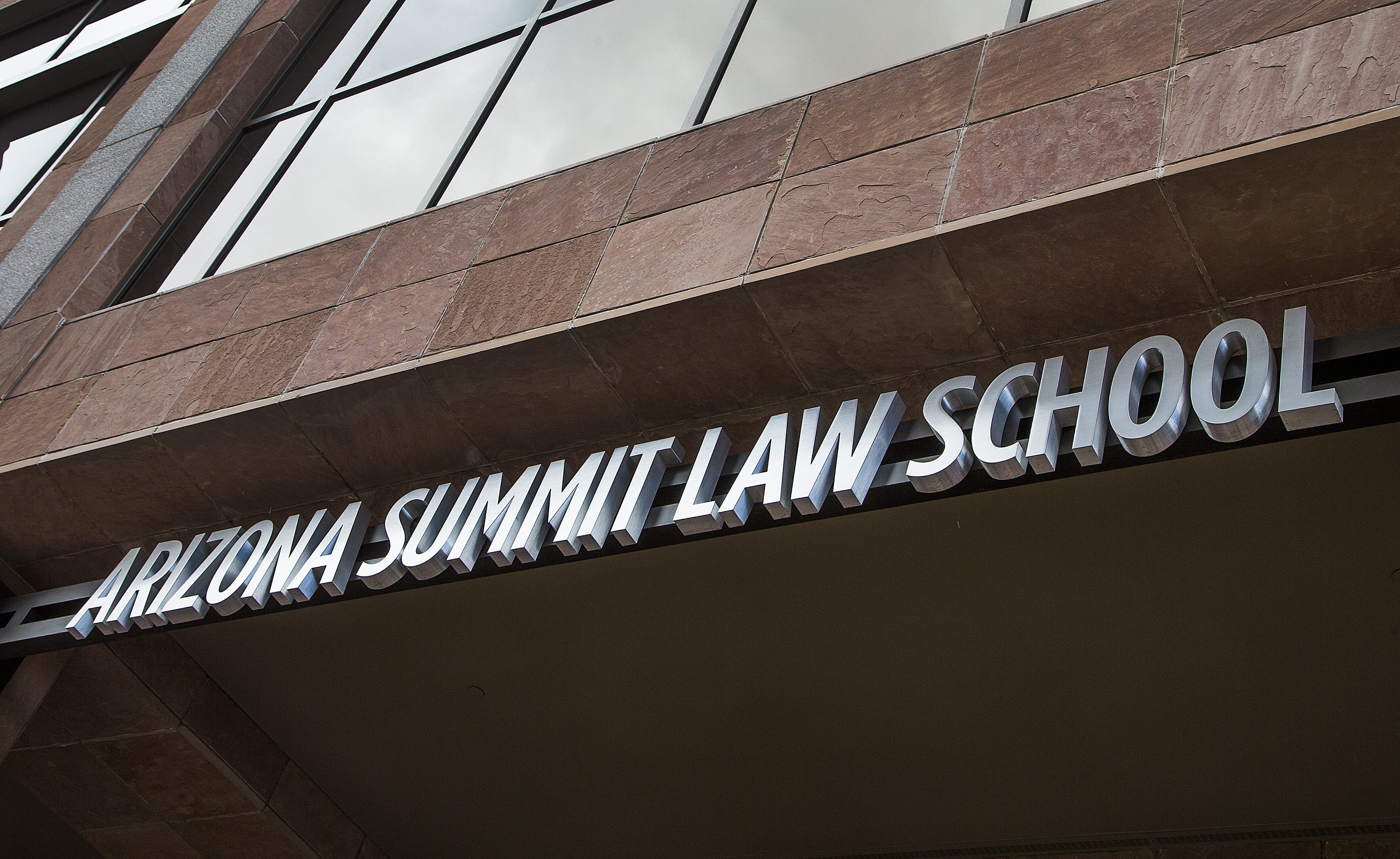 American Bar Association plans to remove Arizona Summit Law School&apos;s accreditation