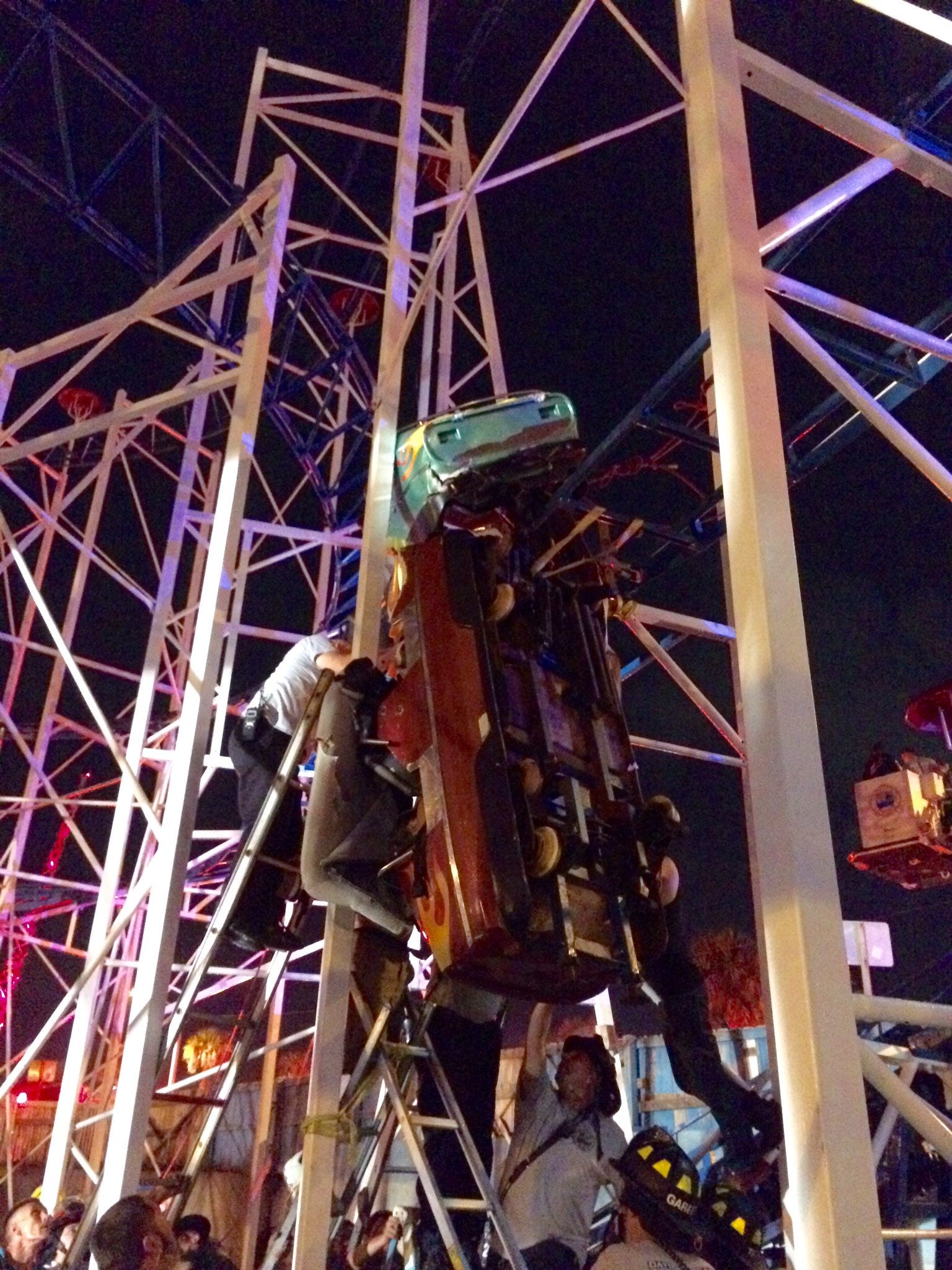 Florida roller coaster derails, 2 riders fall more than 30 feet; at least 6 hospitalized