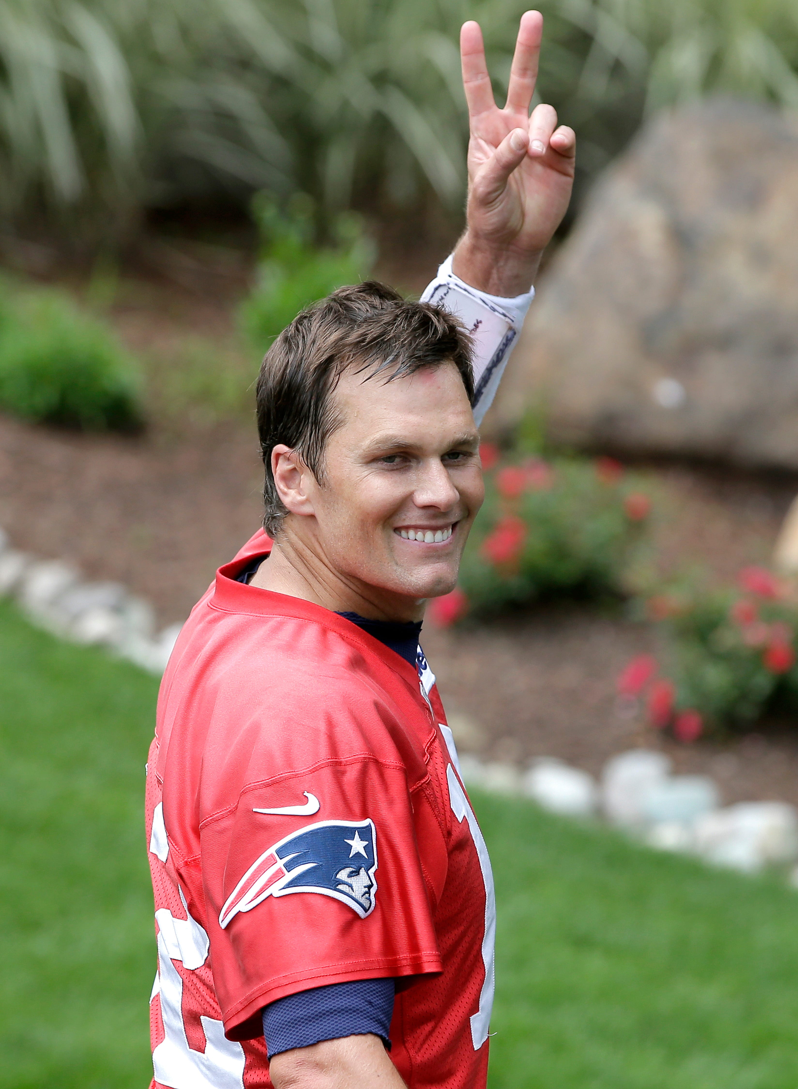 Patriots QB Tom Brady addresses retirement, acknowledges there's 'an end coming'
