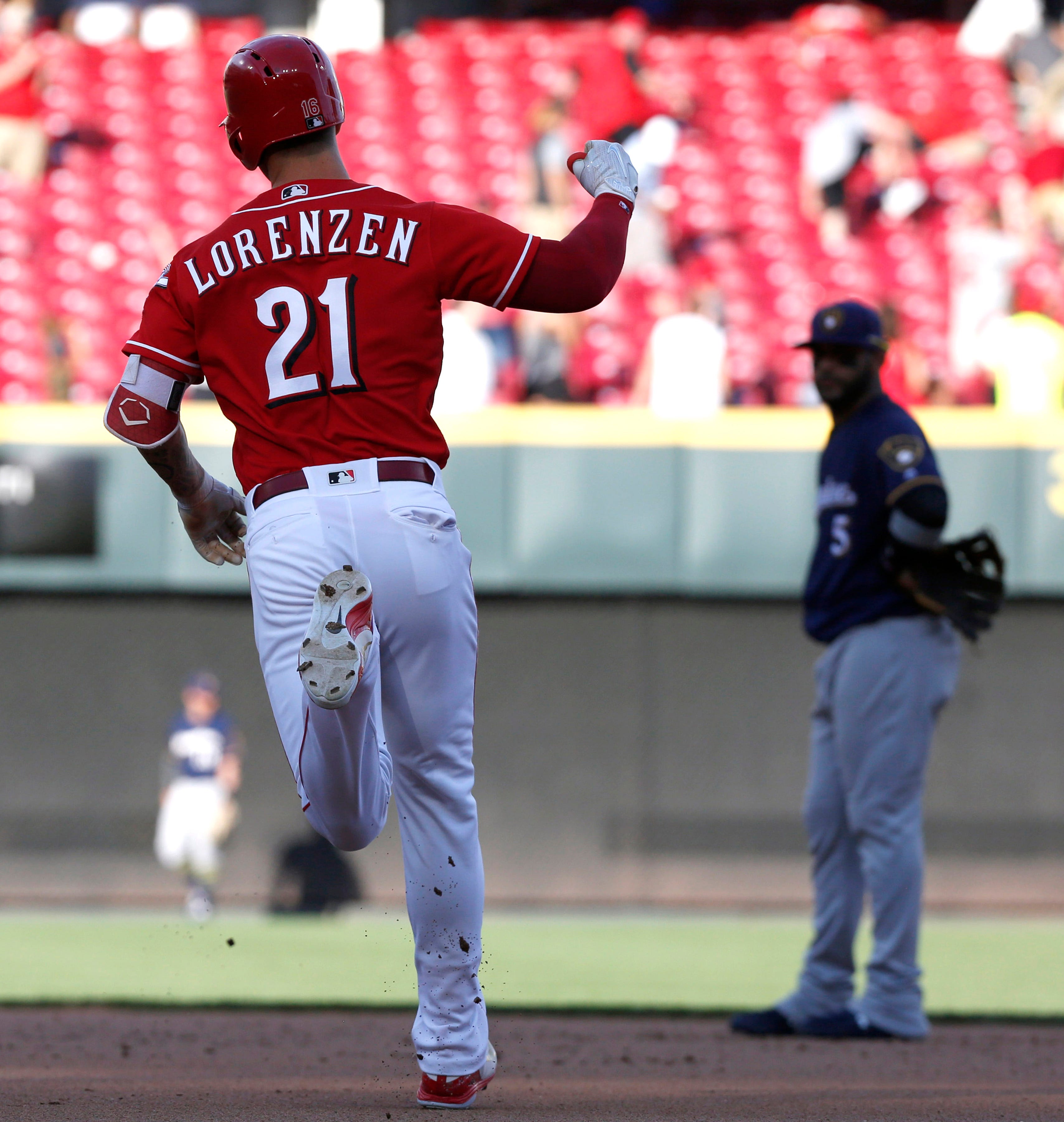  Reds relief pitcher Michael Lorenzen blasts pinch-hit grand slam in win over Brewers