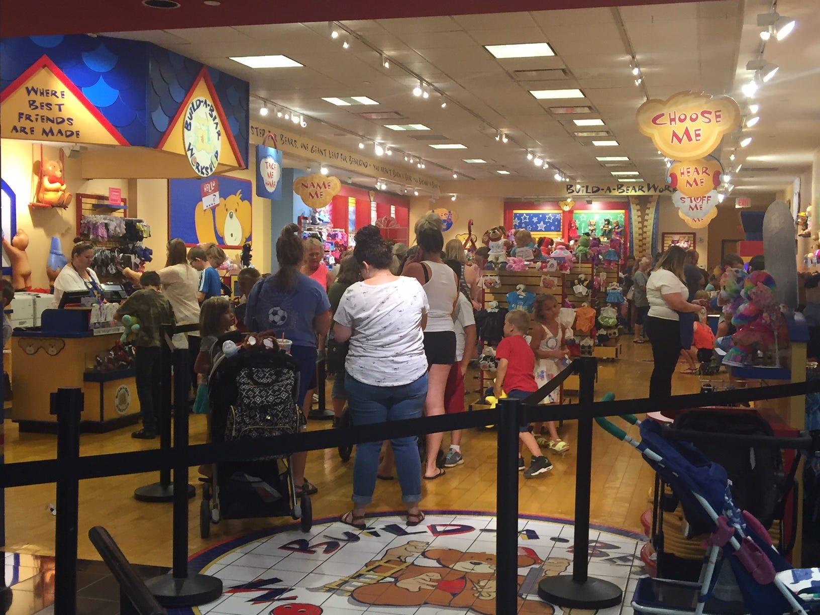 Build-A-Bear closes lines for promotion, issues vouchers; 6-hour wait in Florence