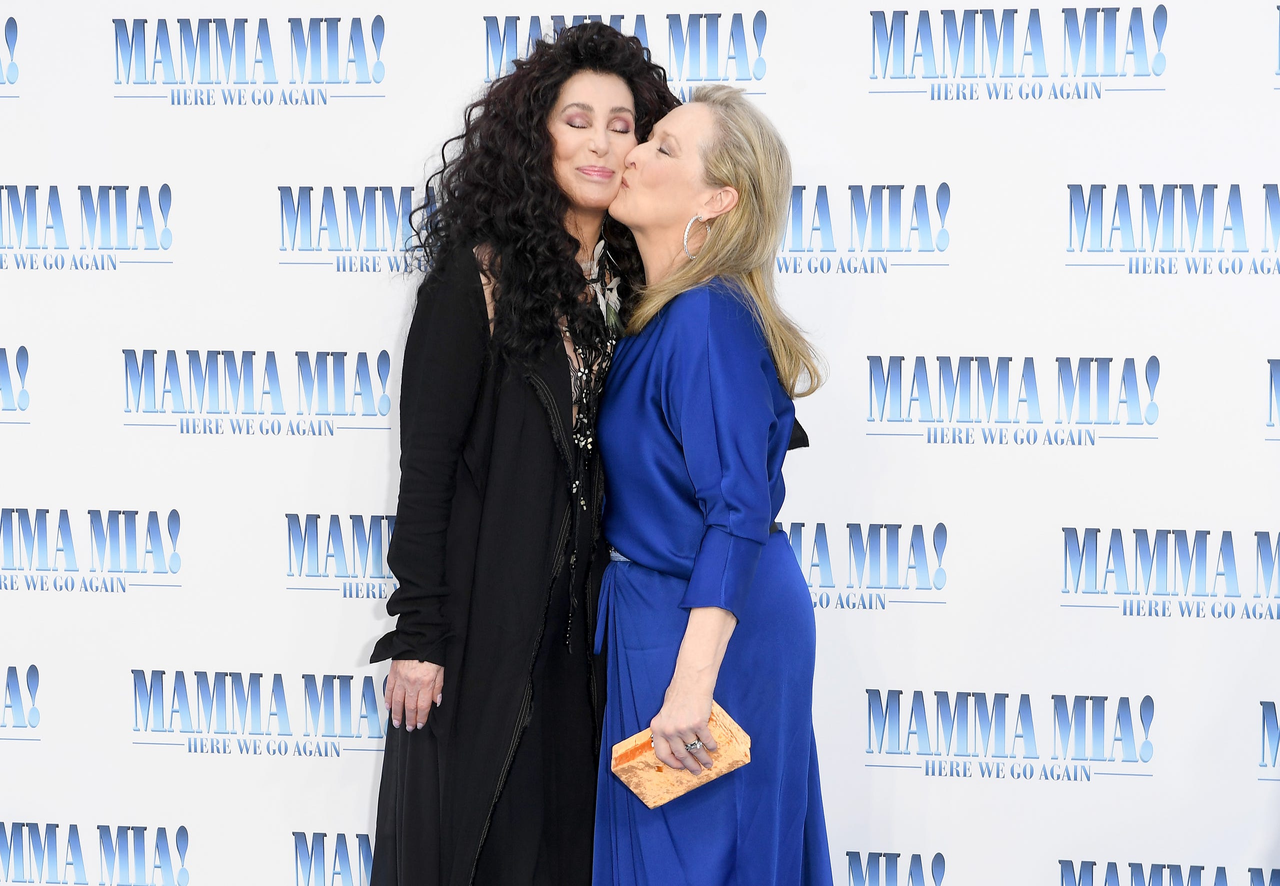 Cher Meryl Streep Light Up Mamma Mia 2 Premiere Blue Carpet