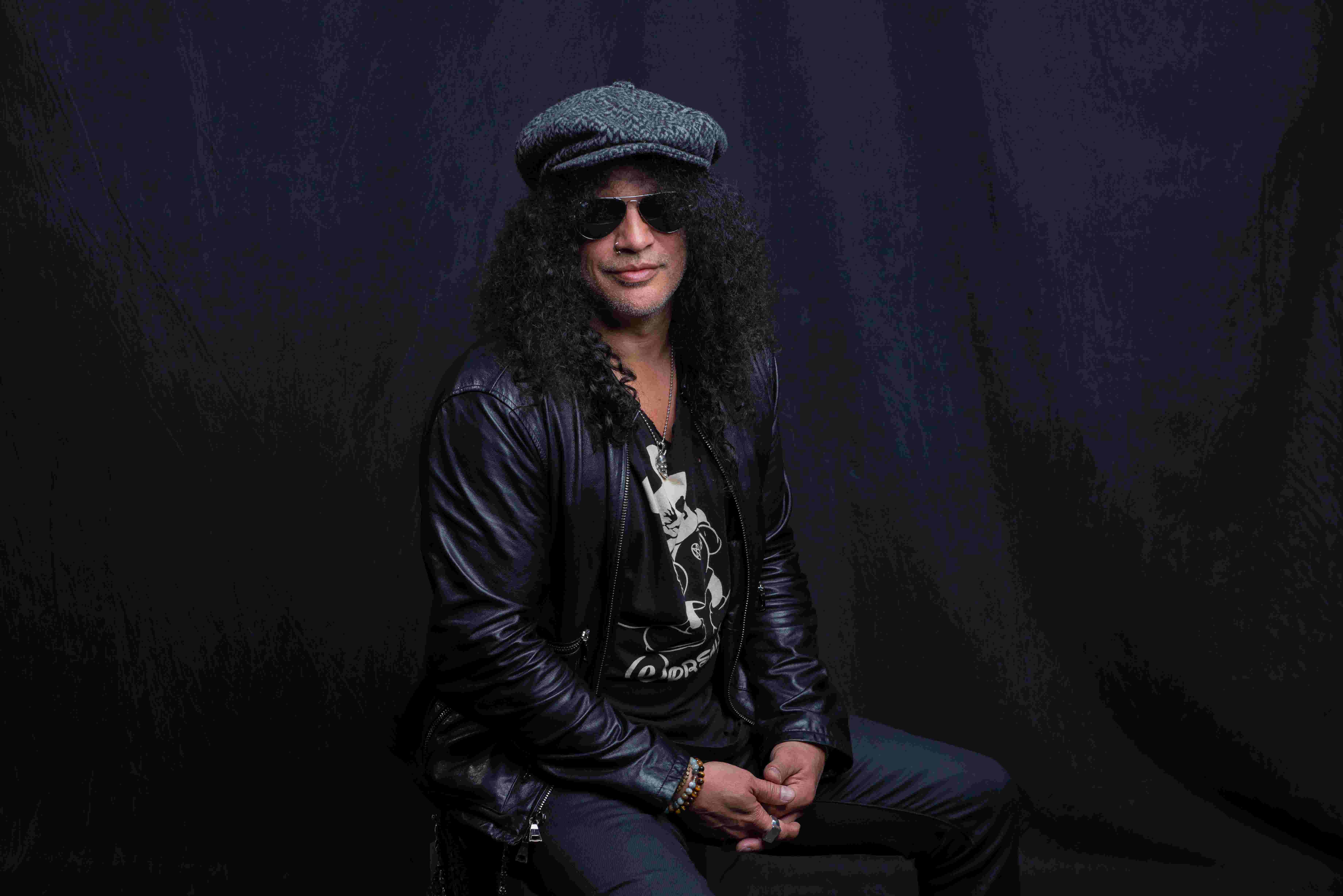 Slash discusses new album 'Living the Dream'